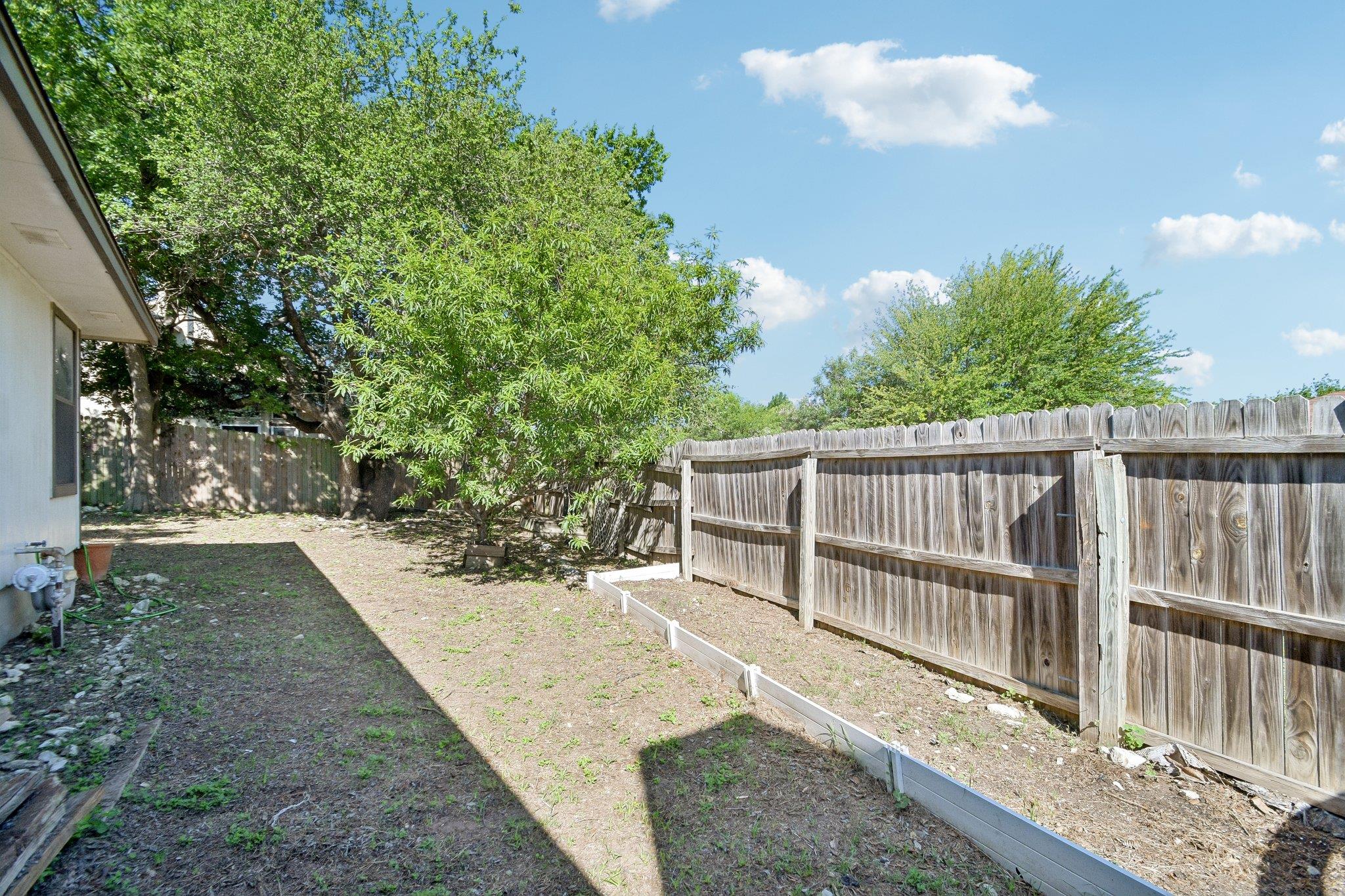 1801 Twisted Oak DR