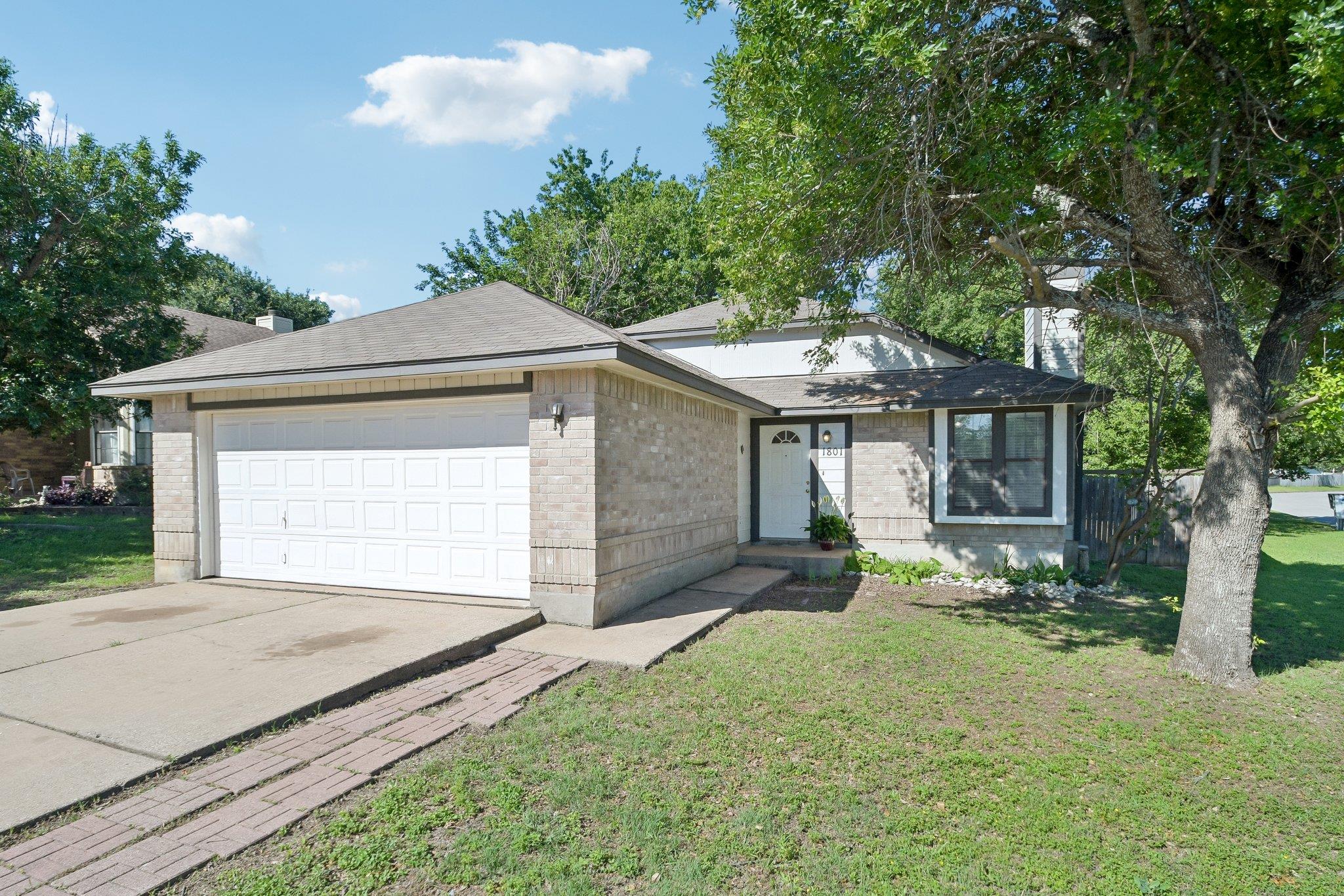 1801 Twisted Oak DR