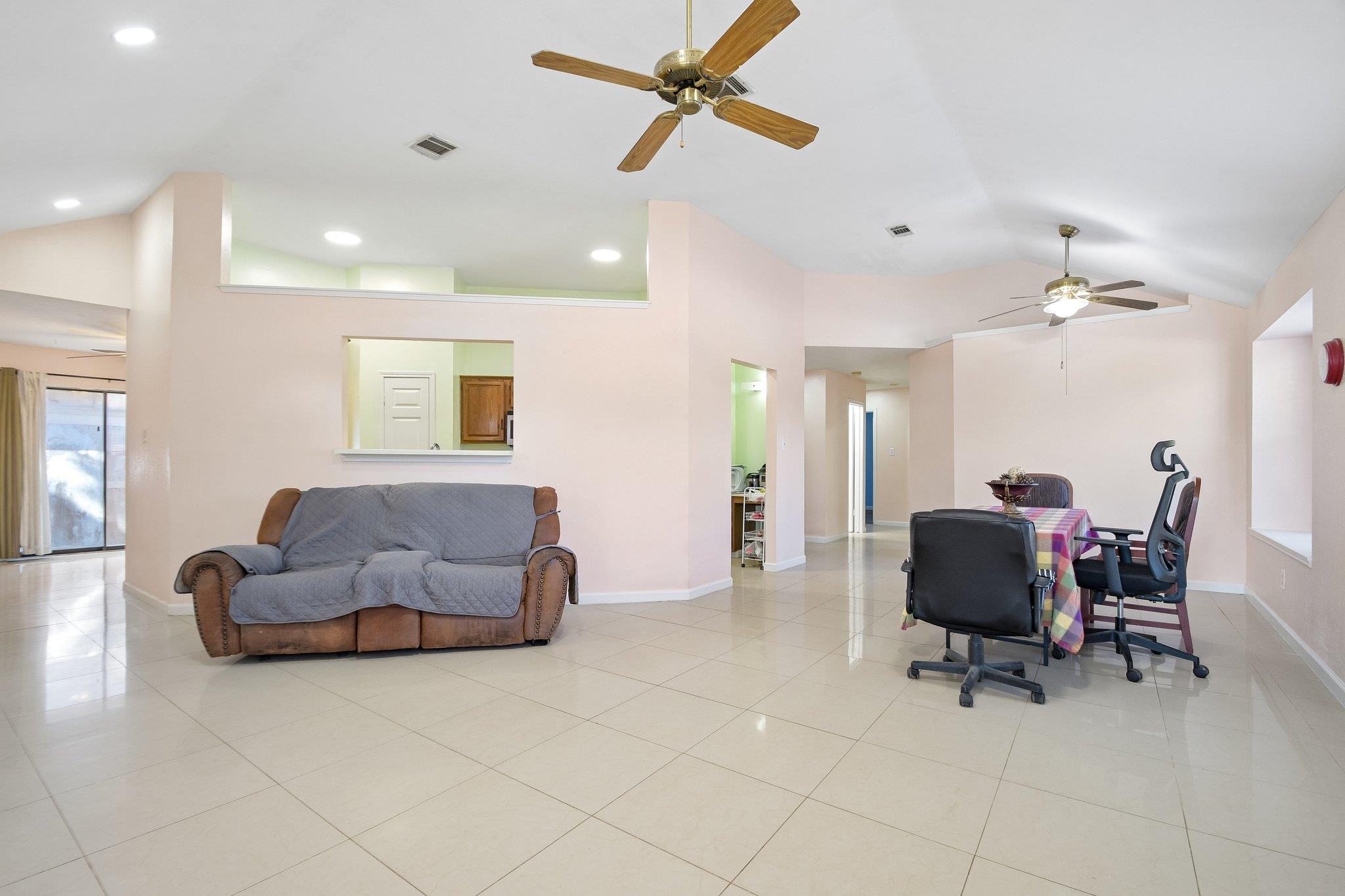1801 Twisted Oak DR