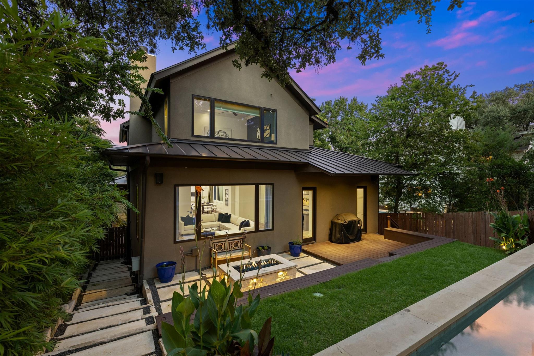1704 East Side DR