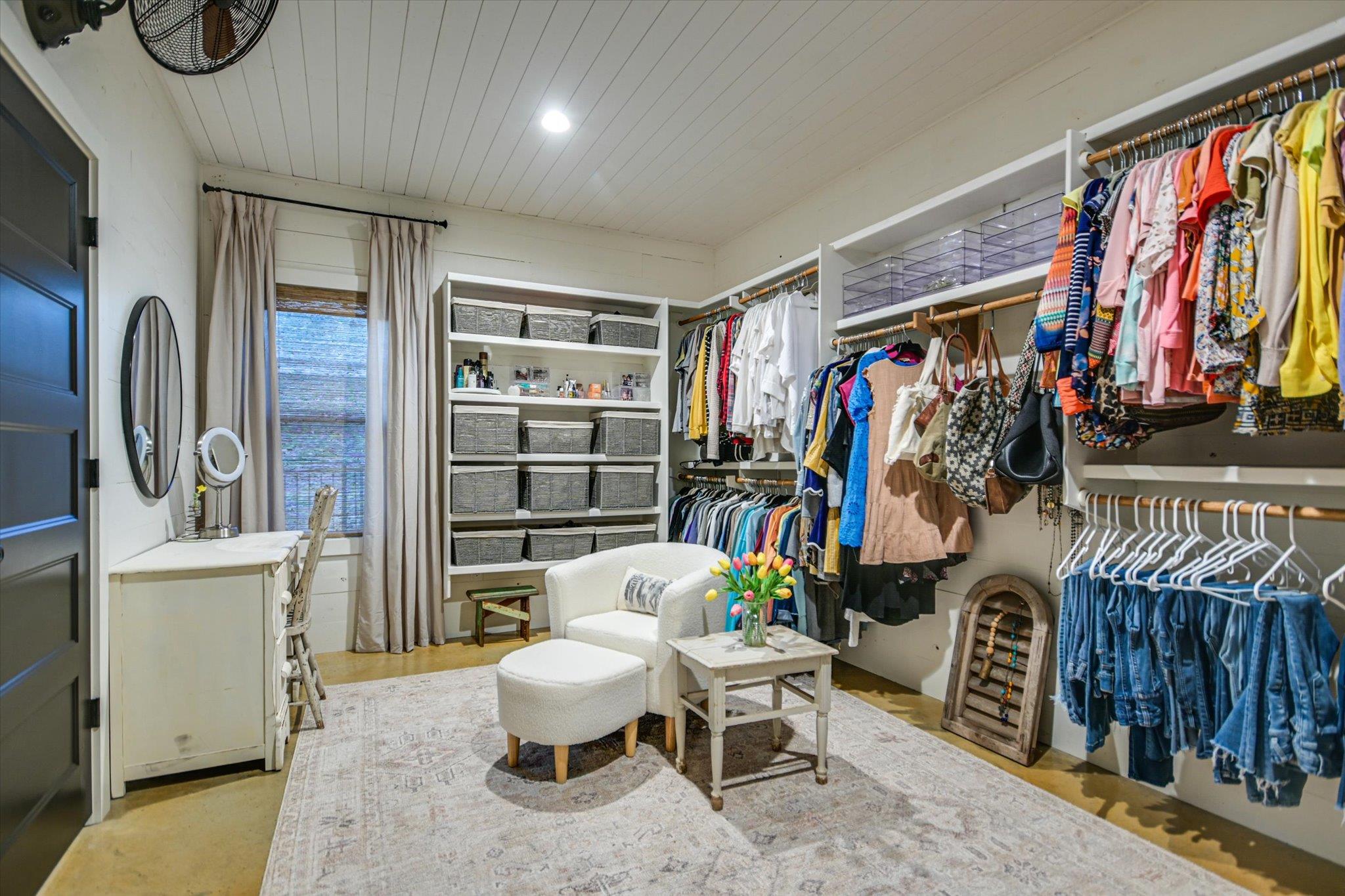 112 CLEARWATER DR
