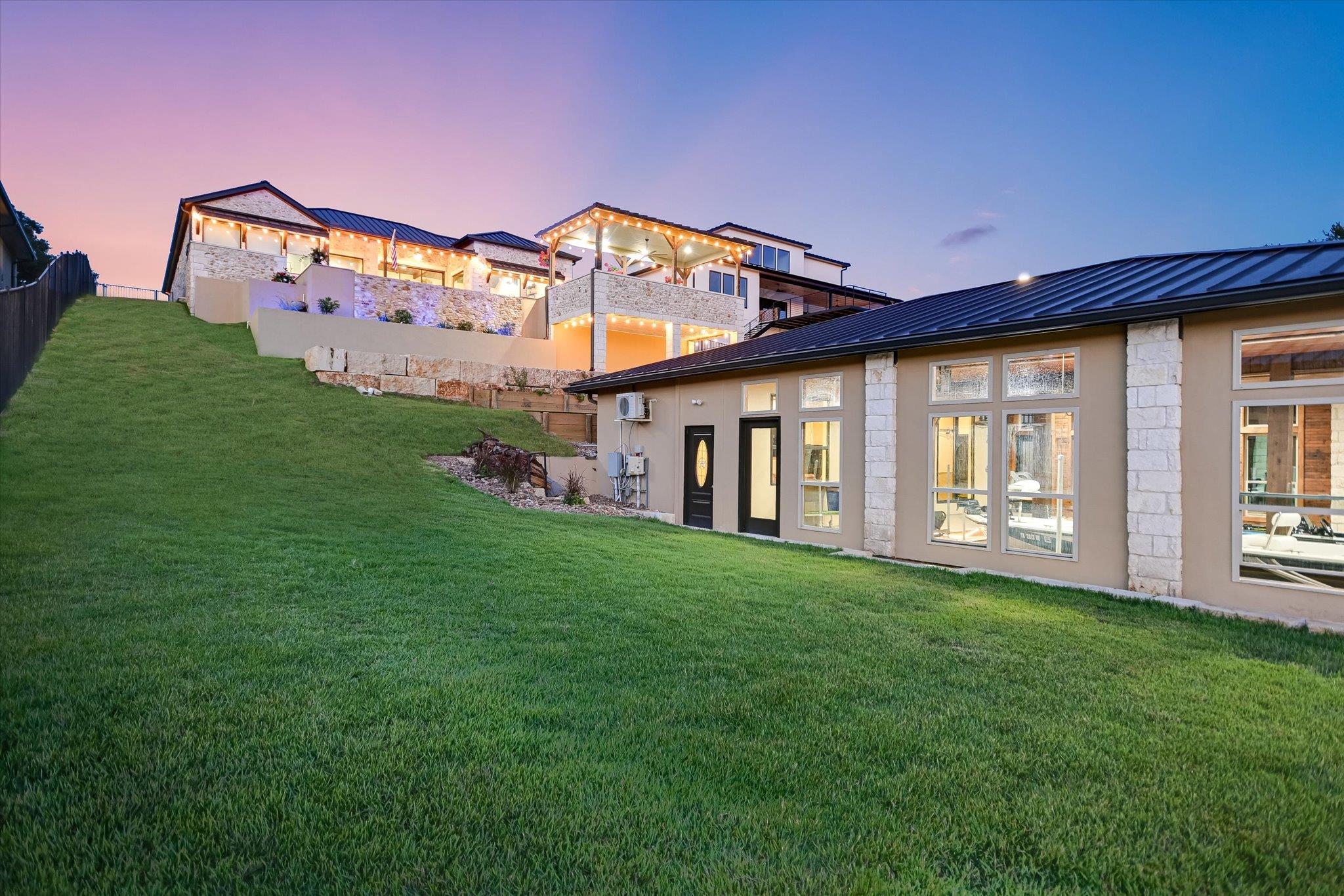 112 CLEARWATER DR