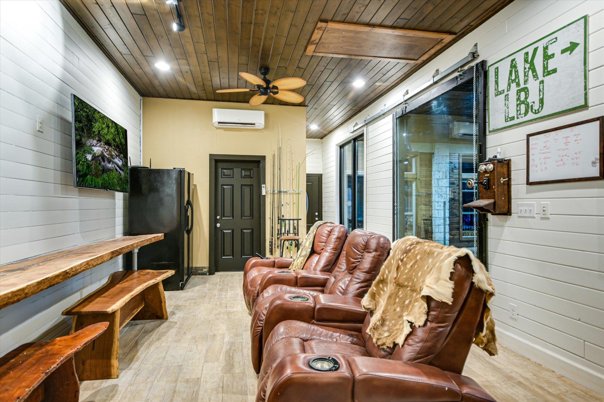 112 CLEARWATER DR