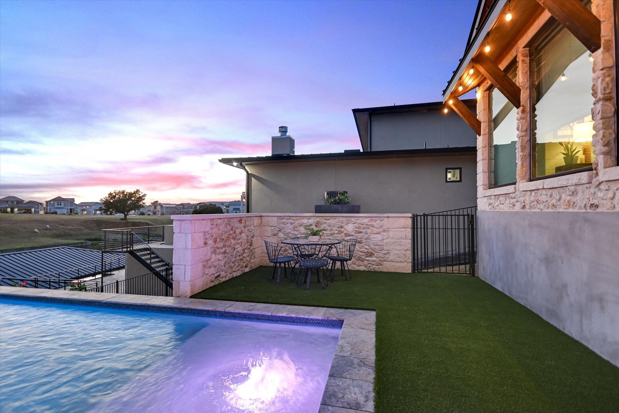 112 CLEARWATER DR