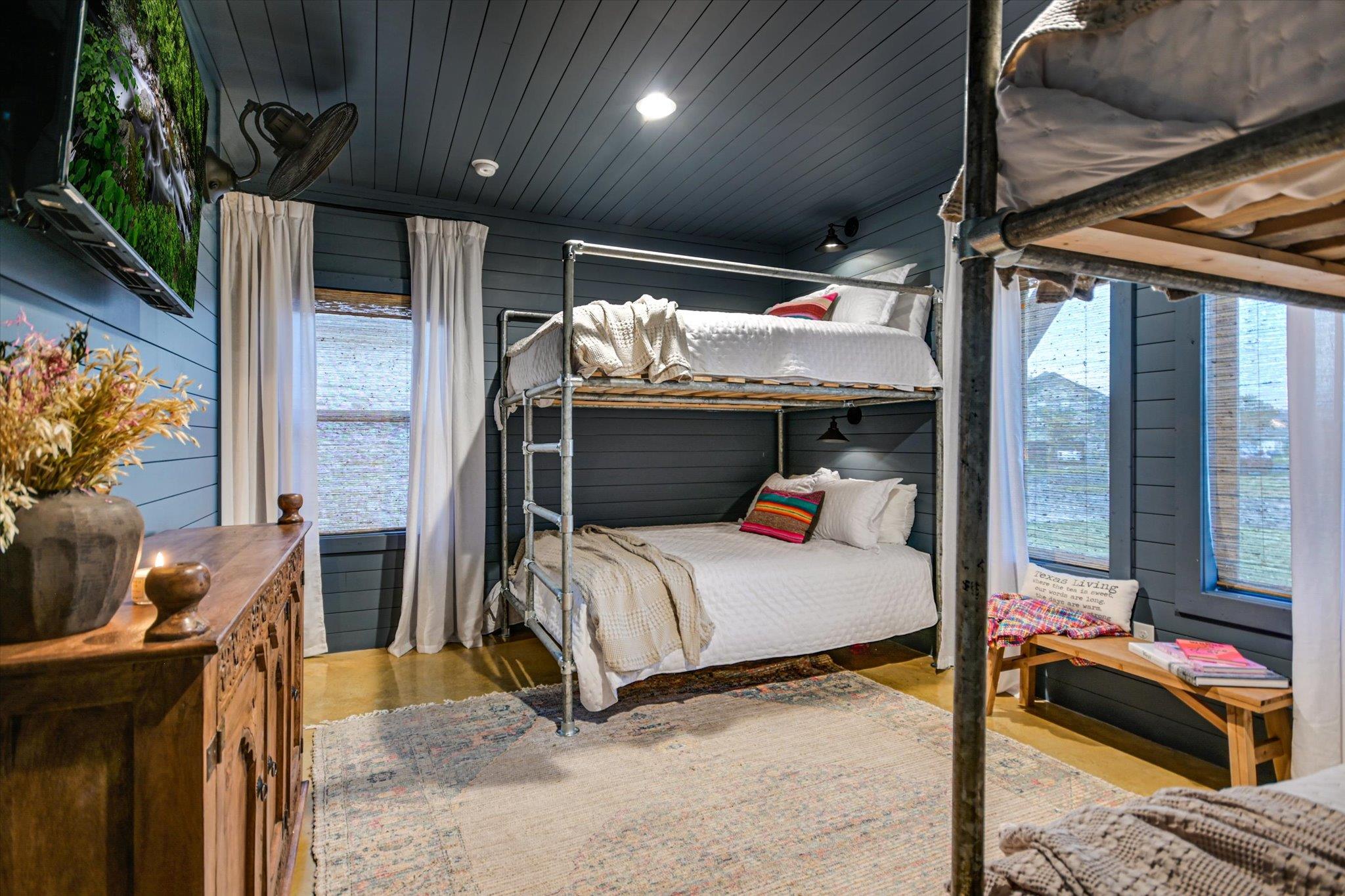 112 CLEARWATER DR