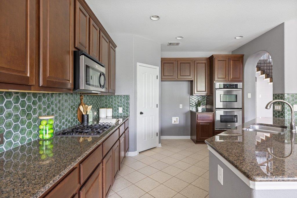 11521 Cherisse DR