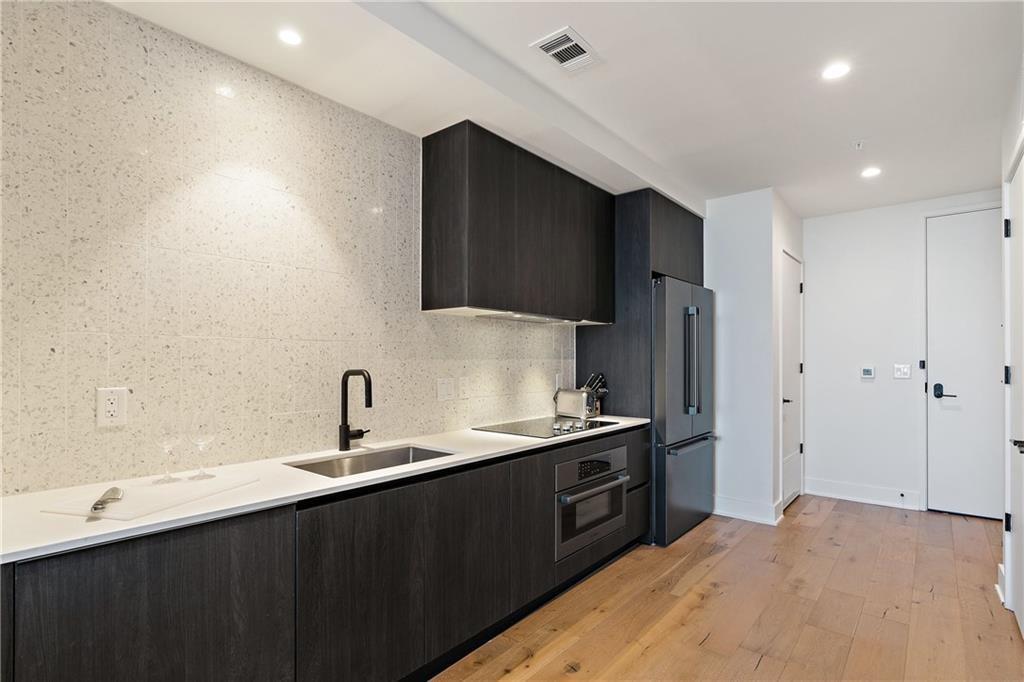 48 East Ave # 1506