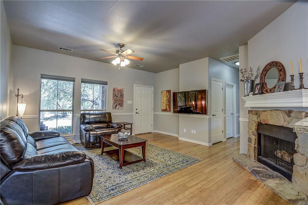 17106 Oak Cliff CIR