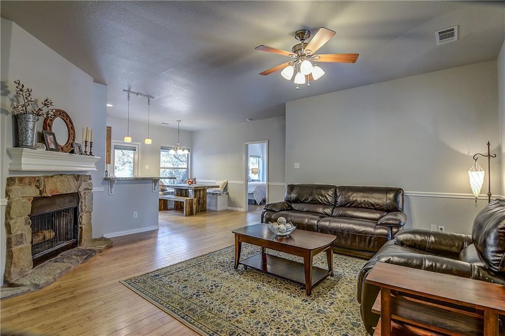17106 Oak Cliff CIR