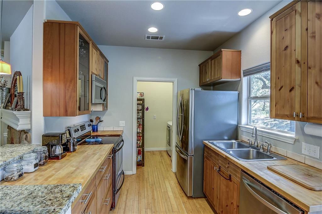 17106 Oak Cliff CIR