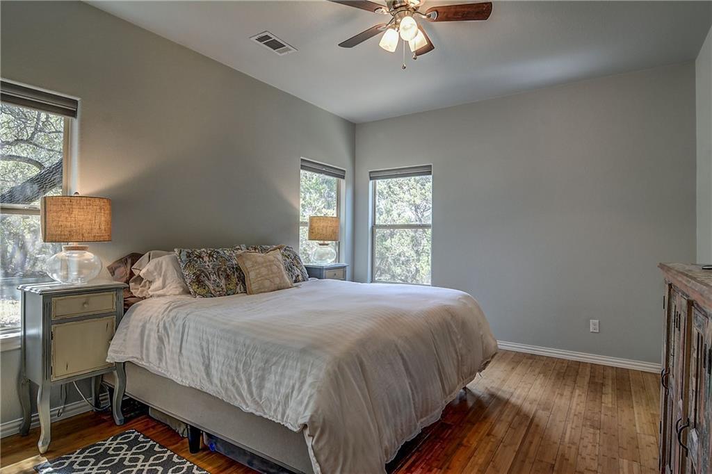 17106 Oak Cliff CIR