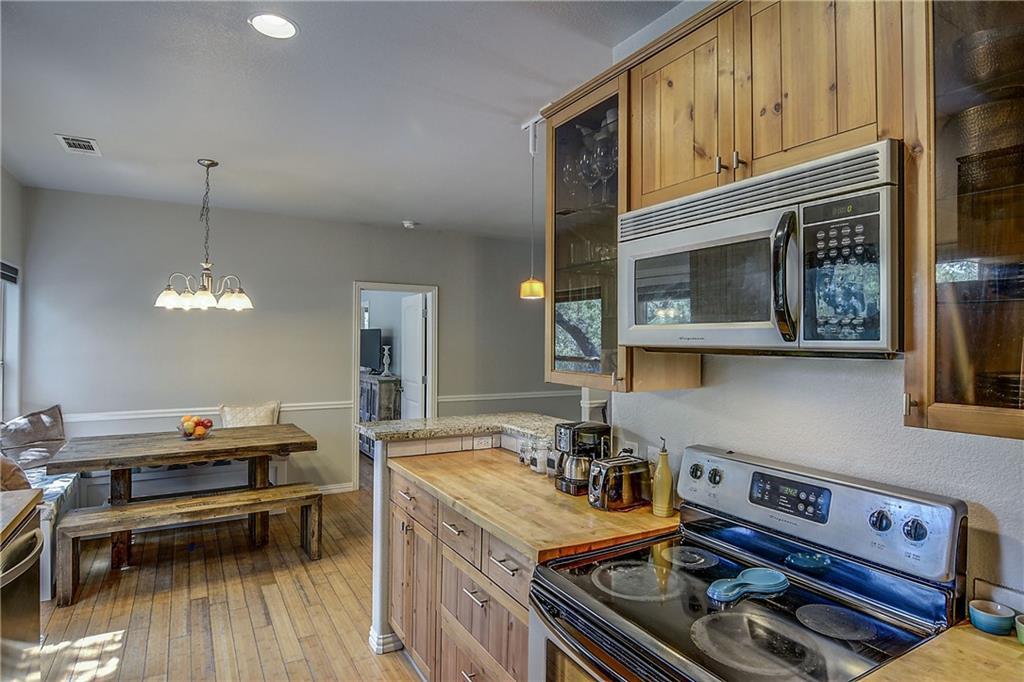 17106 Oak Cliff CIR