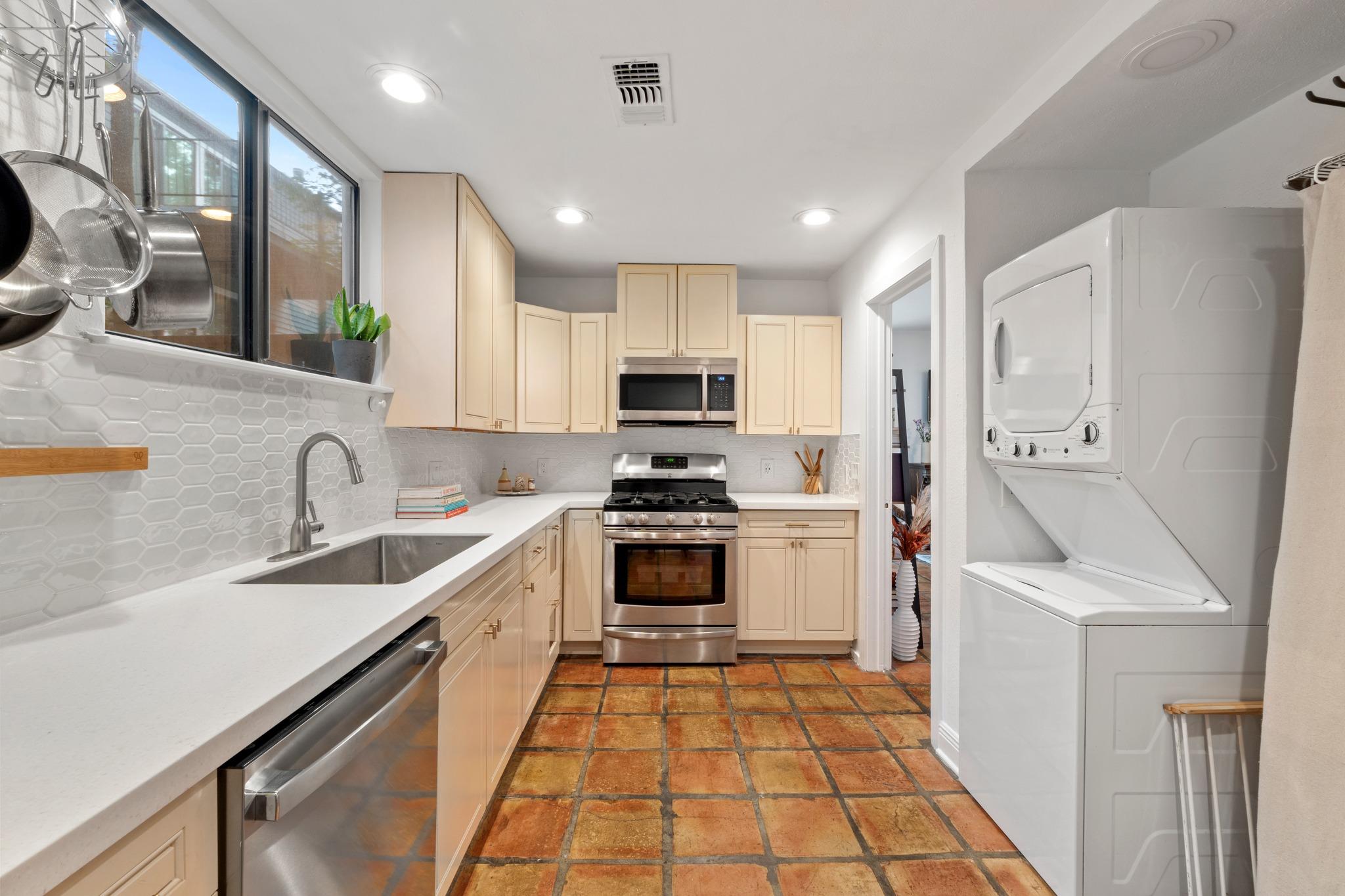 606 W Lynn ST # 13
