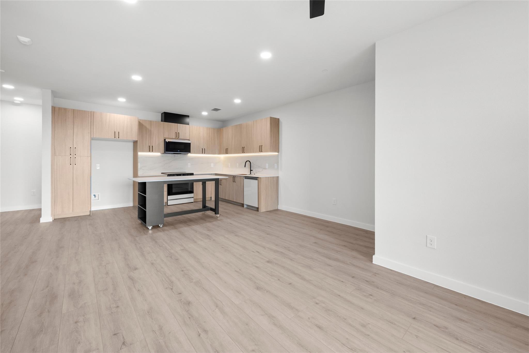634 Central PKWY # 1211