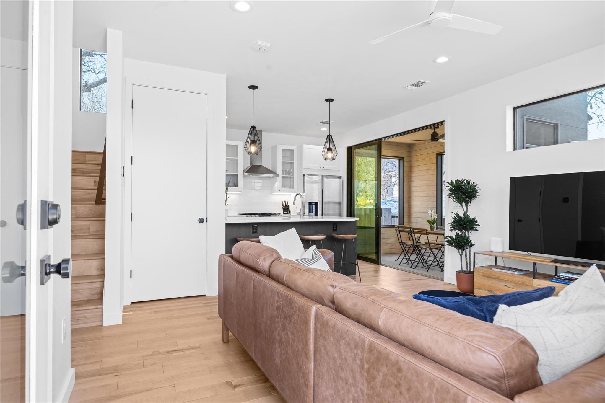 1202 Greenwood Ave
