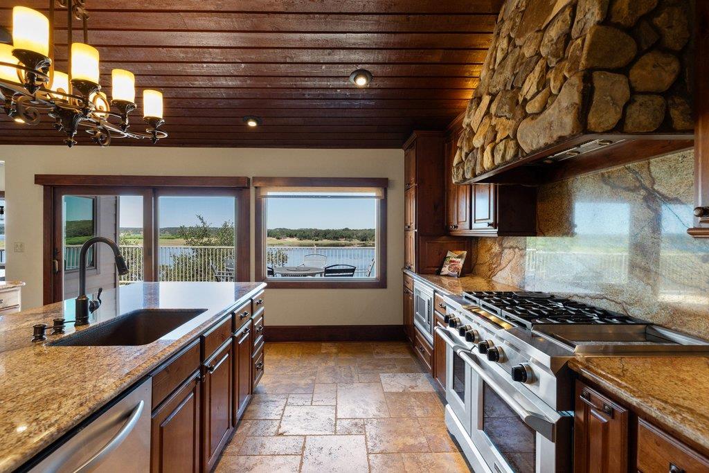 512 Harbor DR # 7