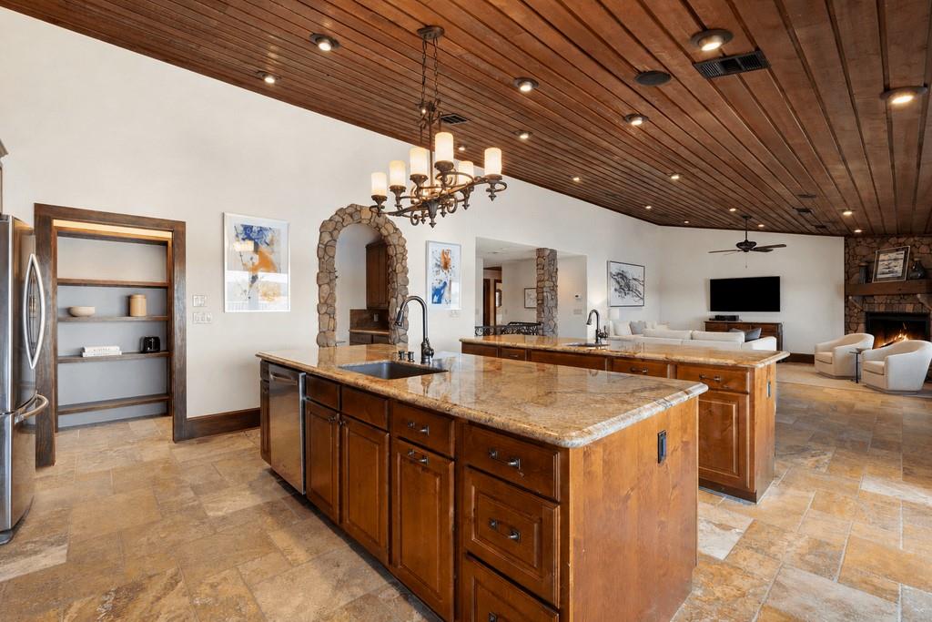 512 Harbor DR # 7
