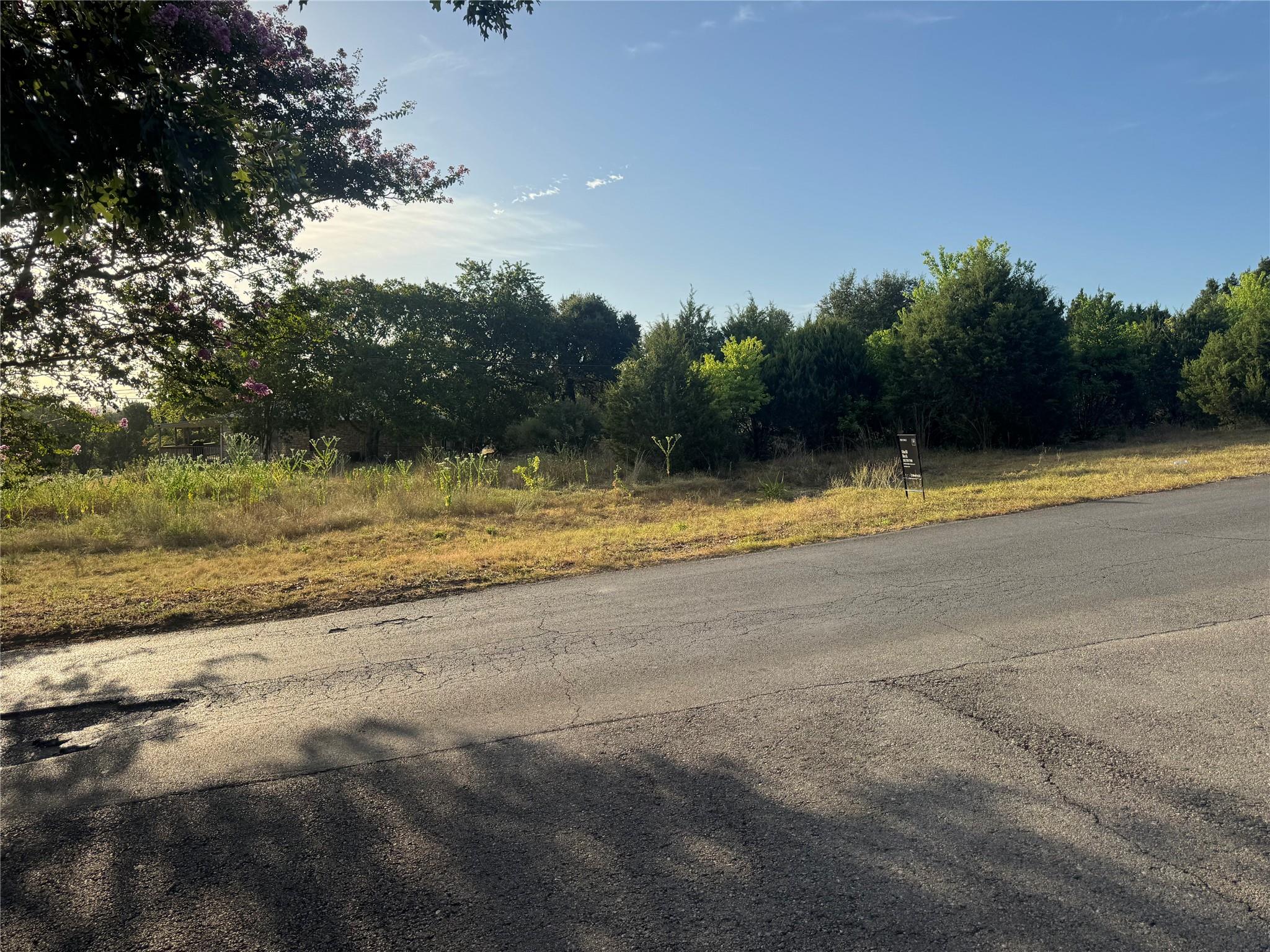 237 WOODCREEK DR