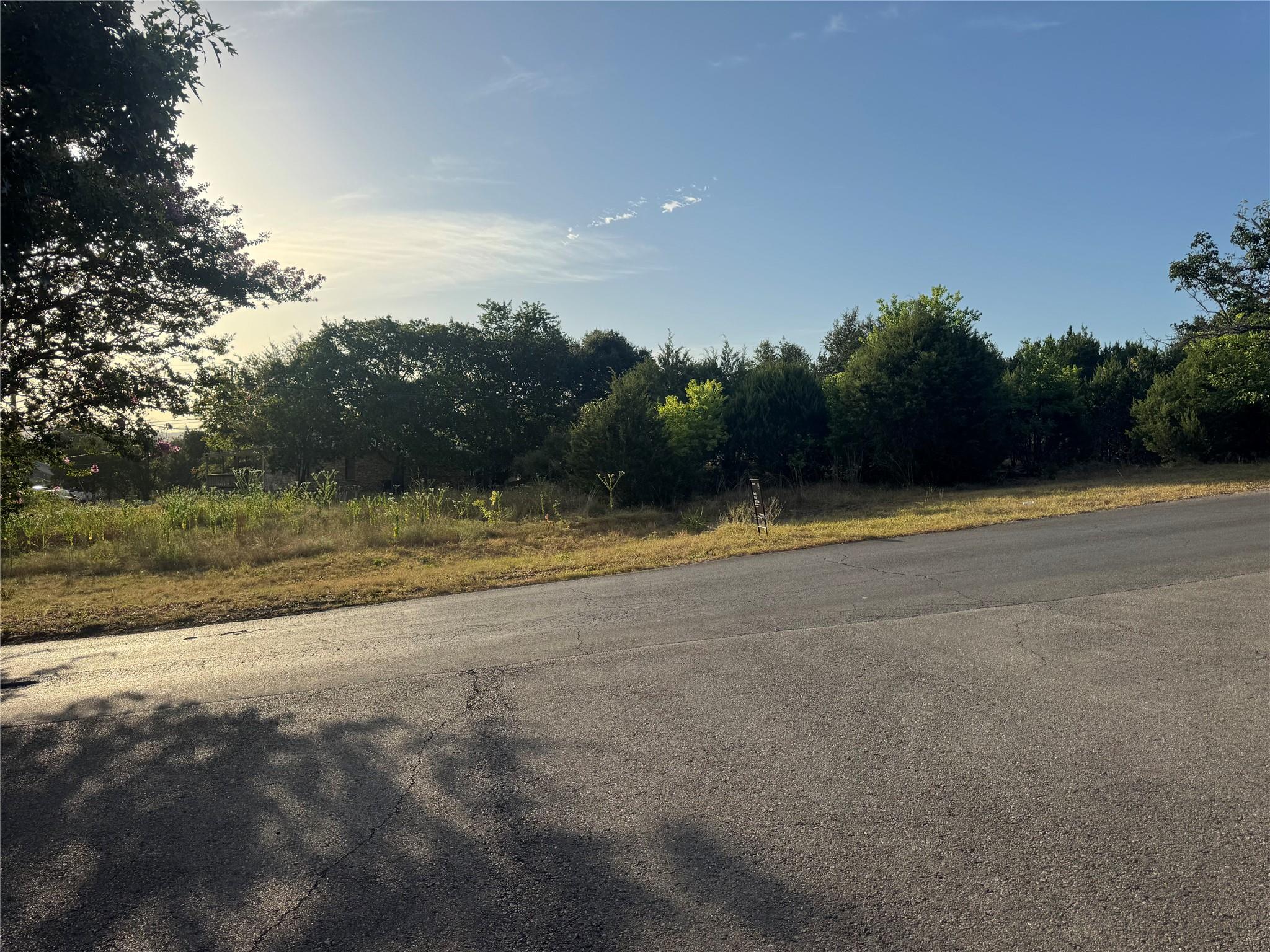 237 WOODCREEK DR