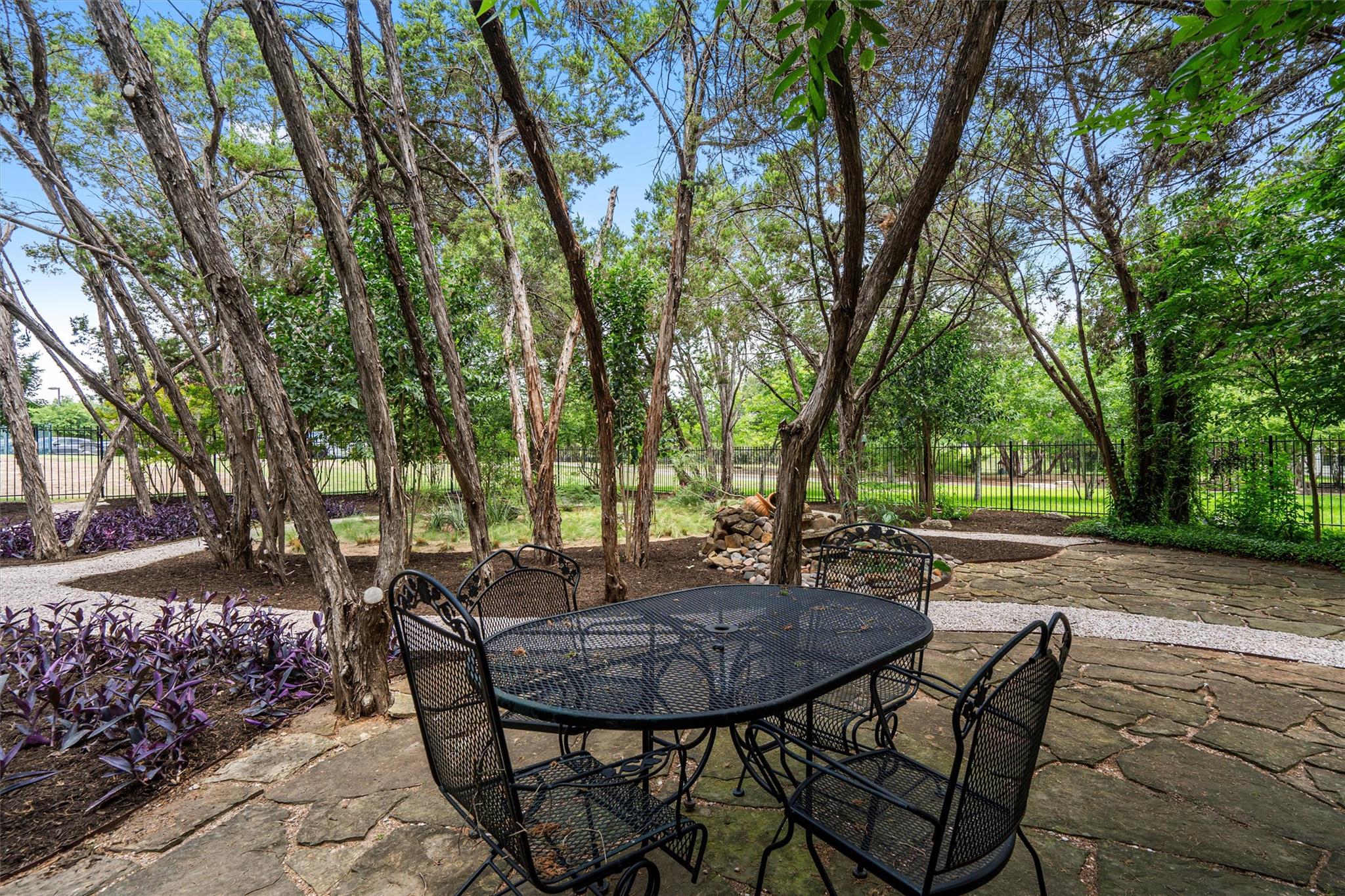 6906 Covered Bridge DR
