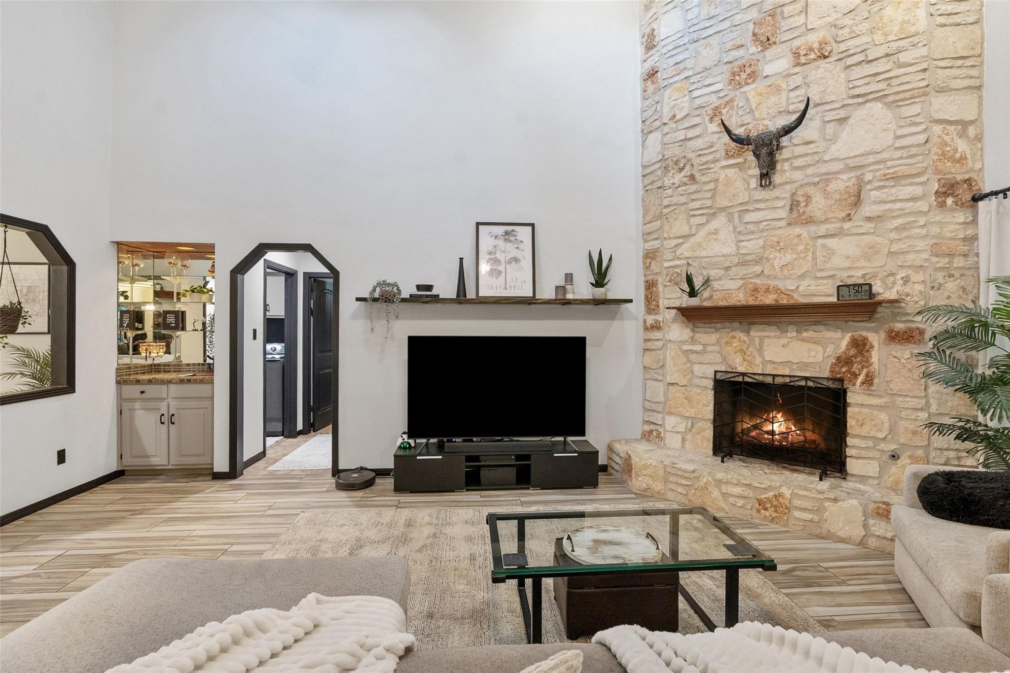 1705 Wild Horse LN
