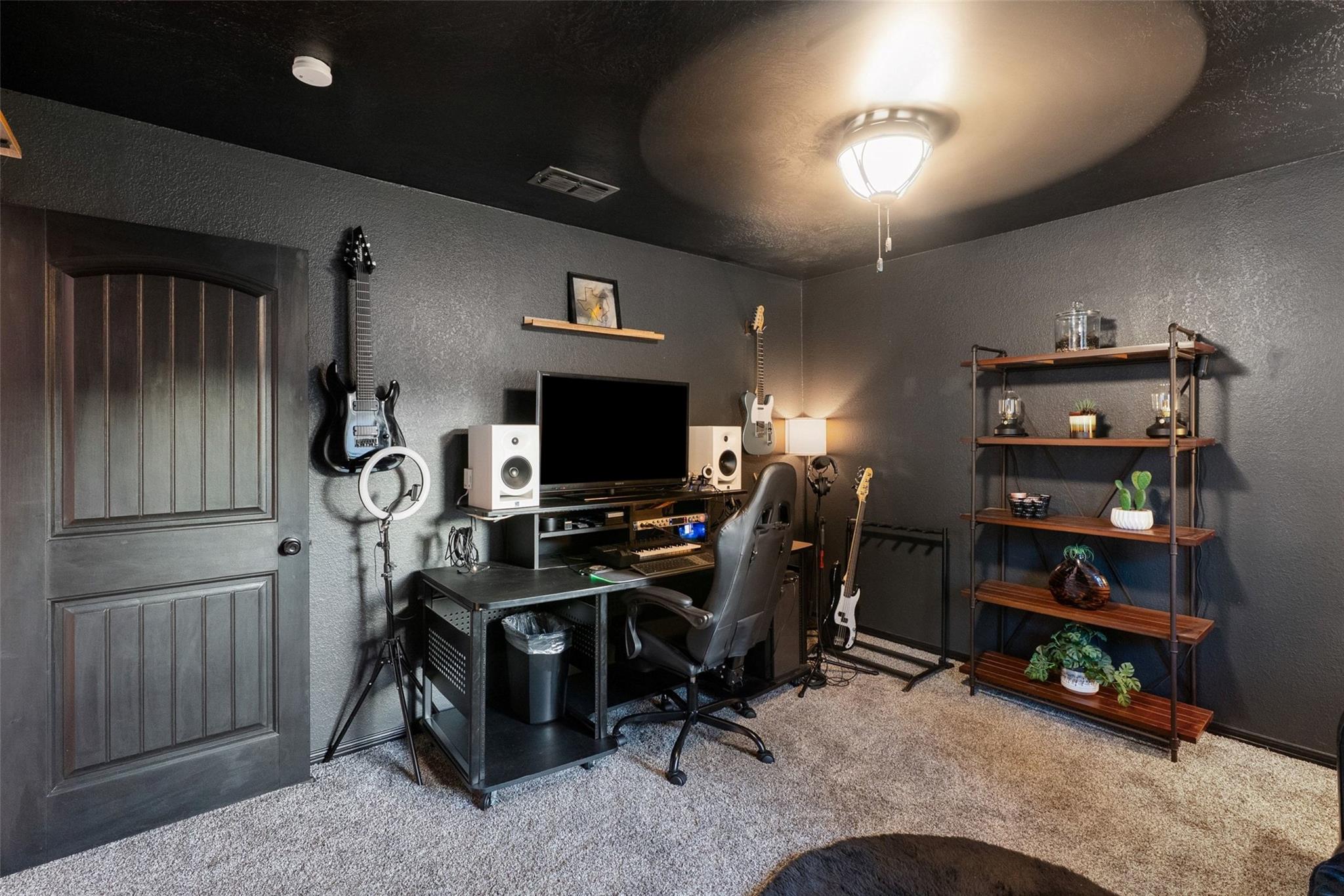 1705 Wild Horse LN