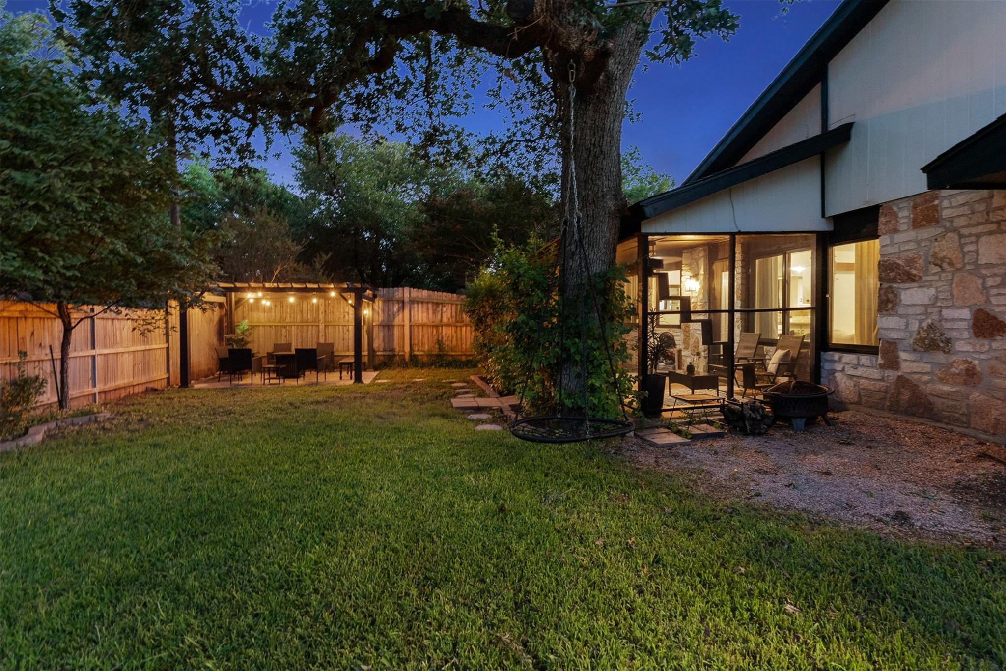 1705 Wild Horse LN