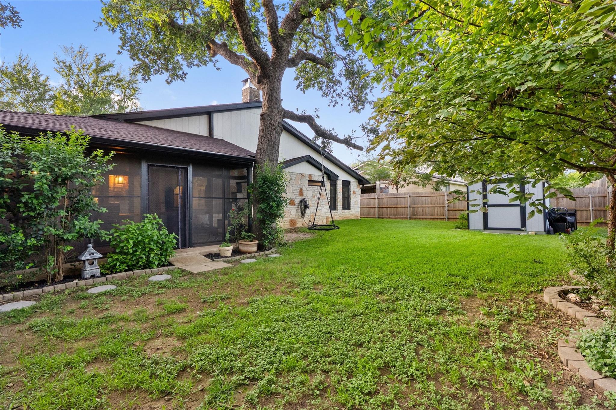 1705 Wild Horse LN