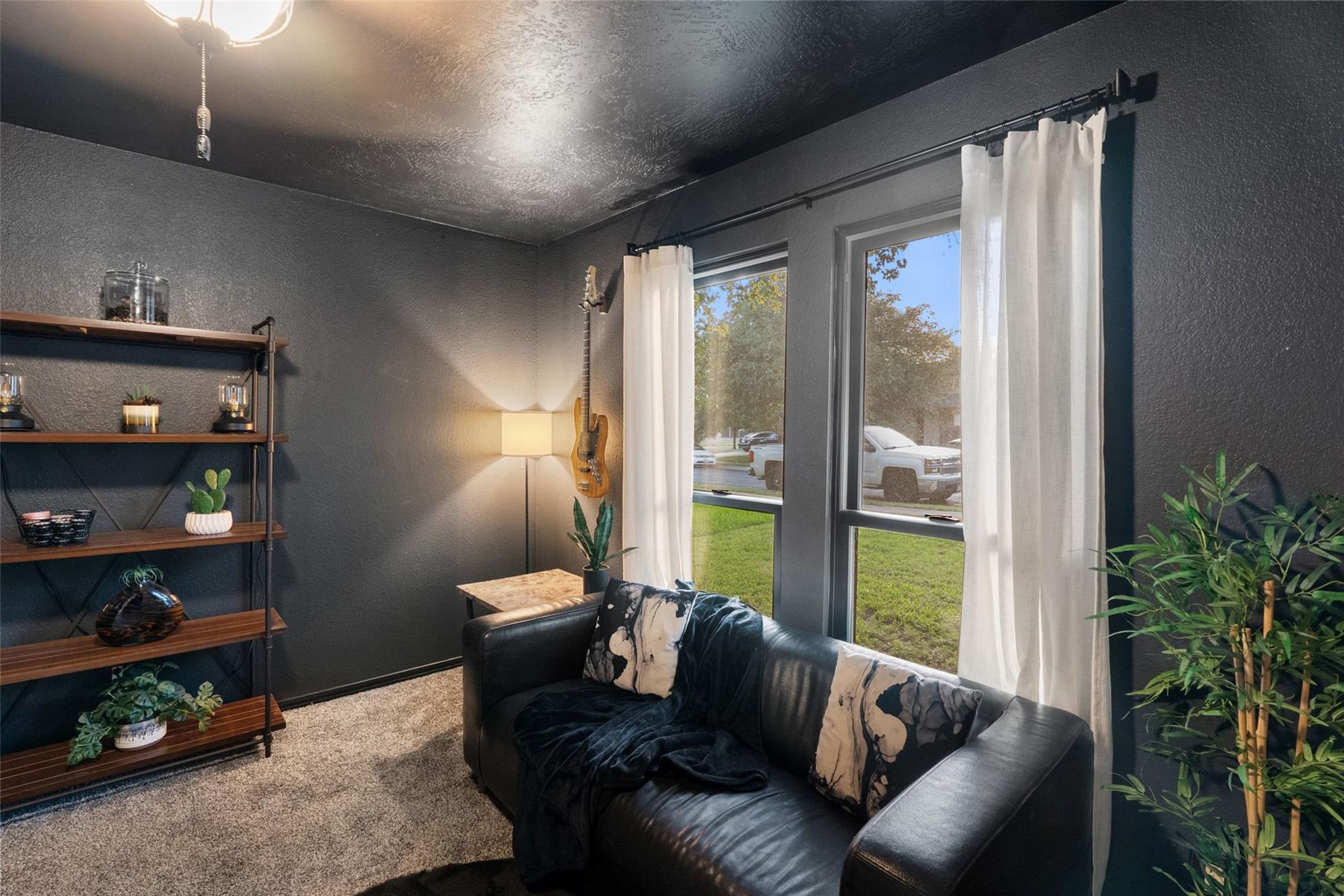 1705 Wild Horse LN
