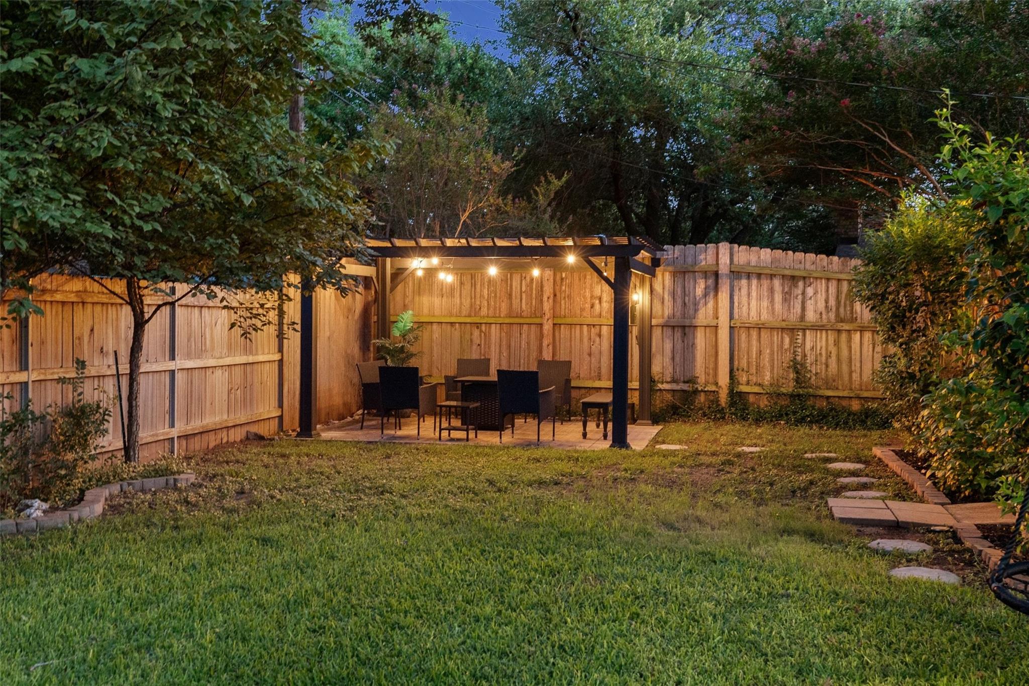 1705 Wild Horse LN