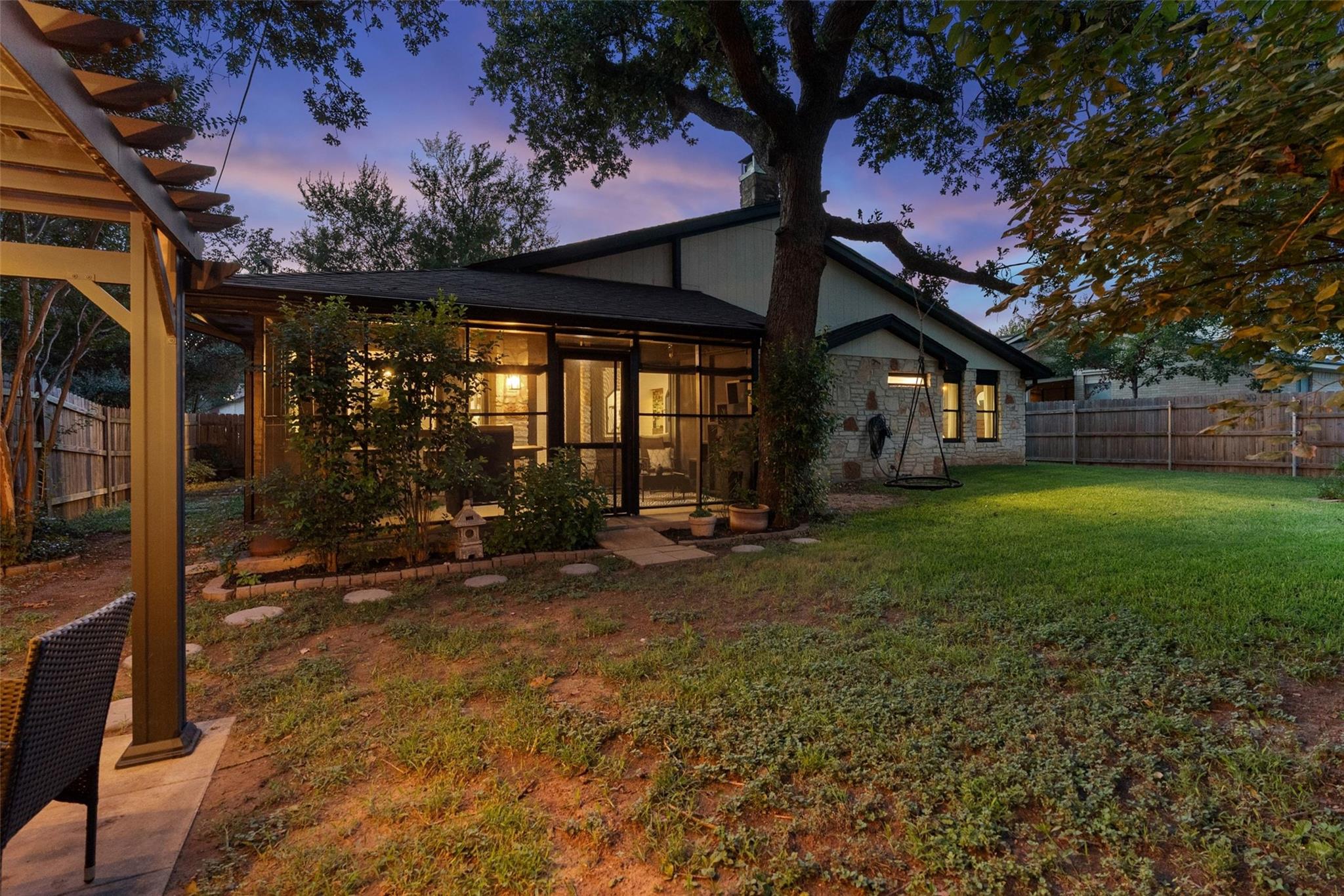 1705 Wild Horse LN
