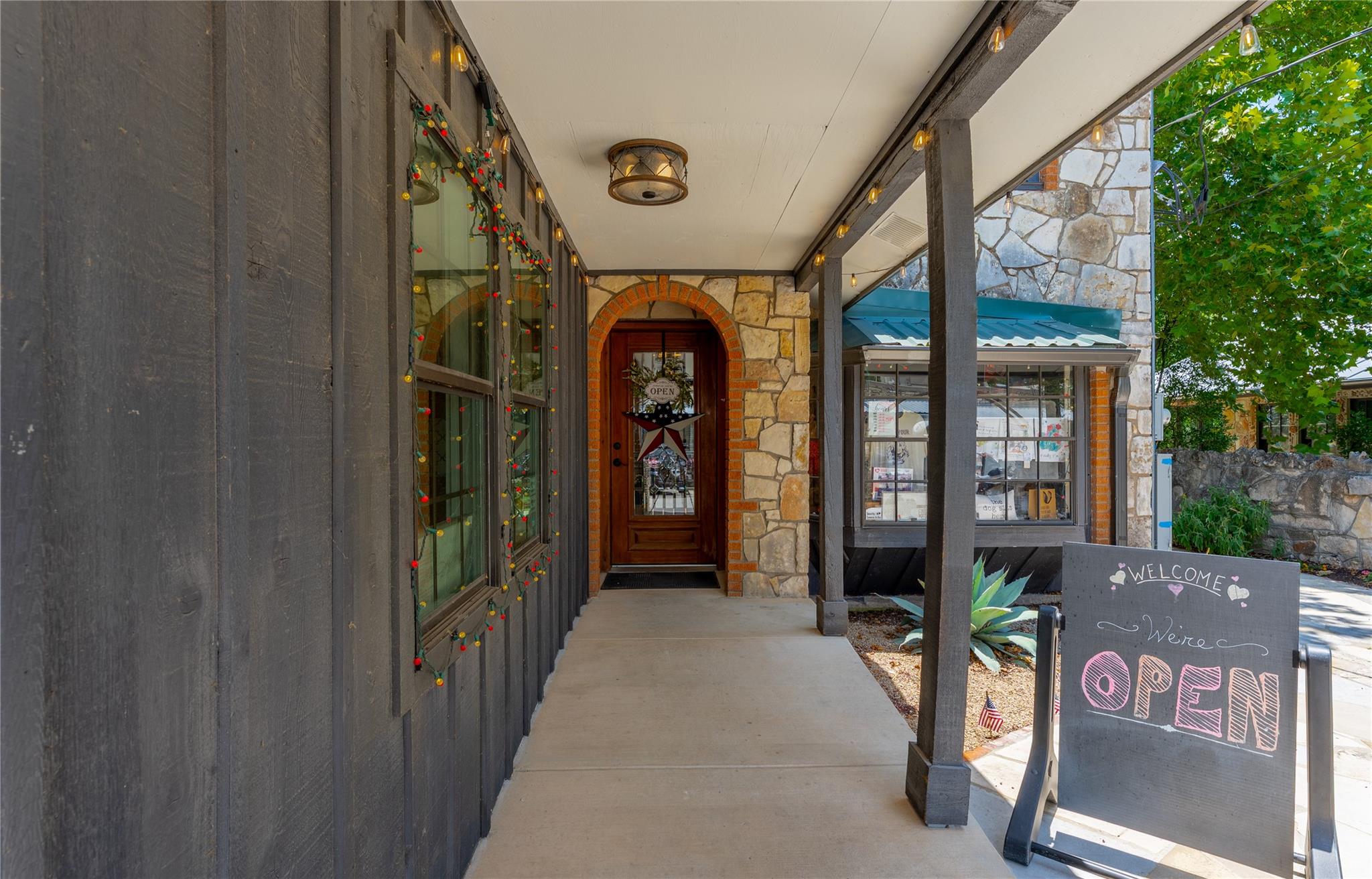 310 WIMBERLEY SQ