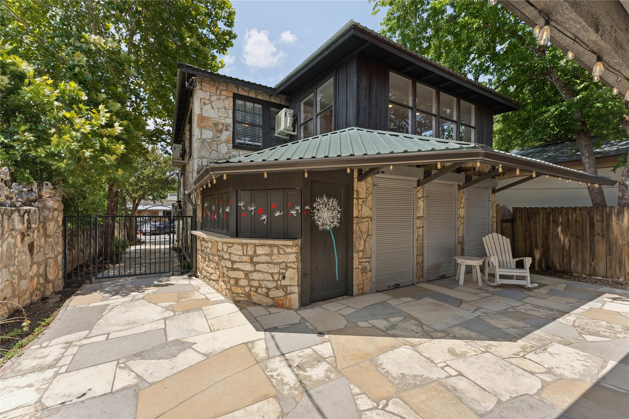 310 WIMBERLEY SQ