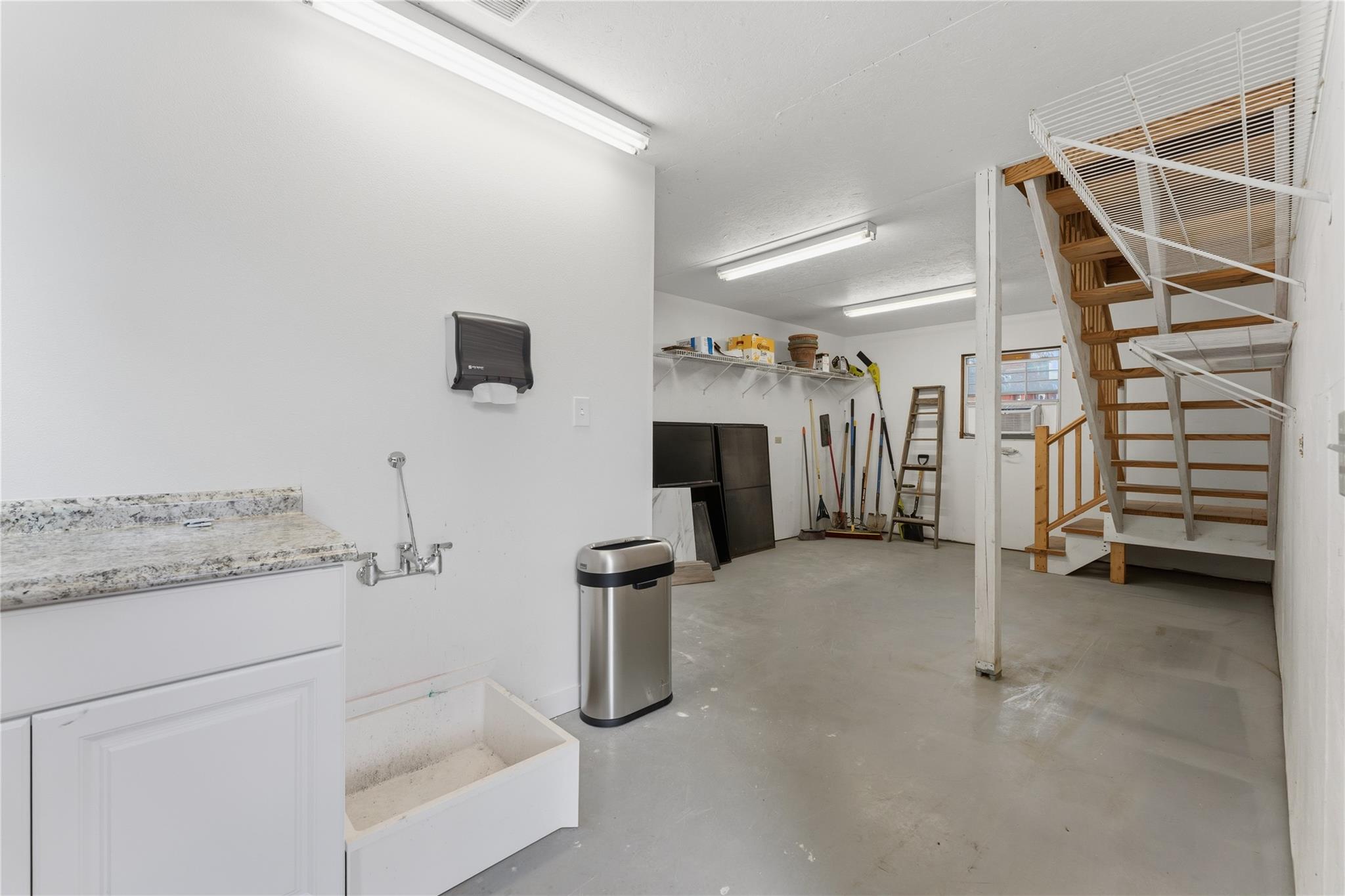 310 WIMBERLEY SQ