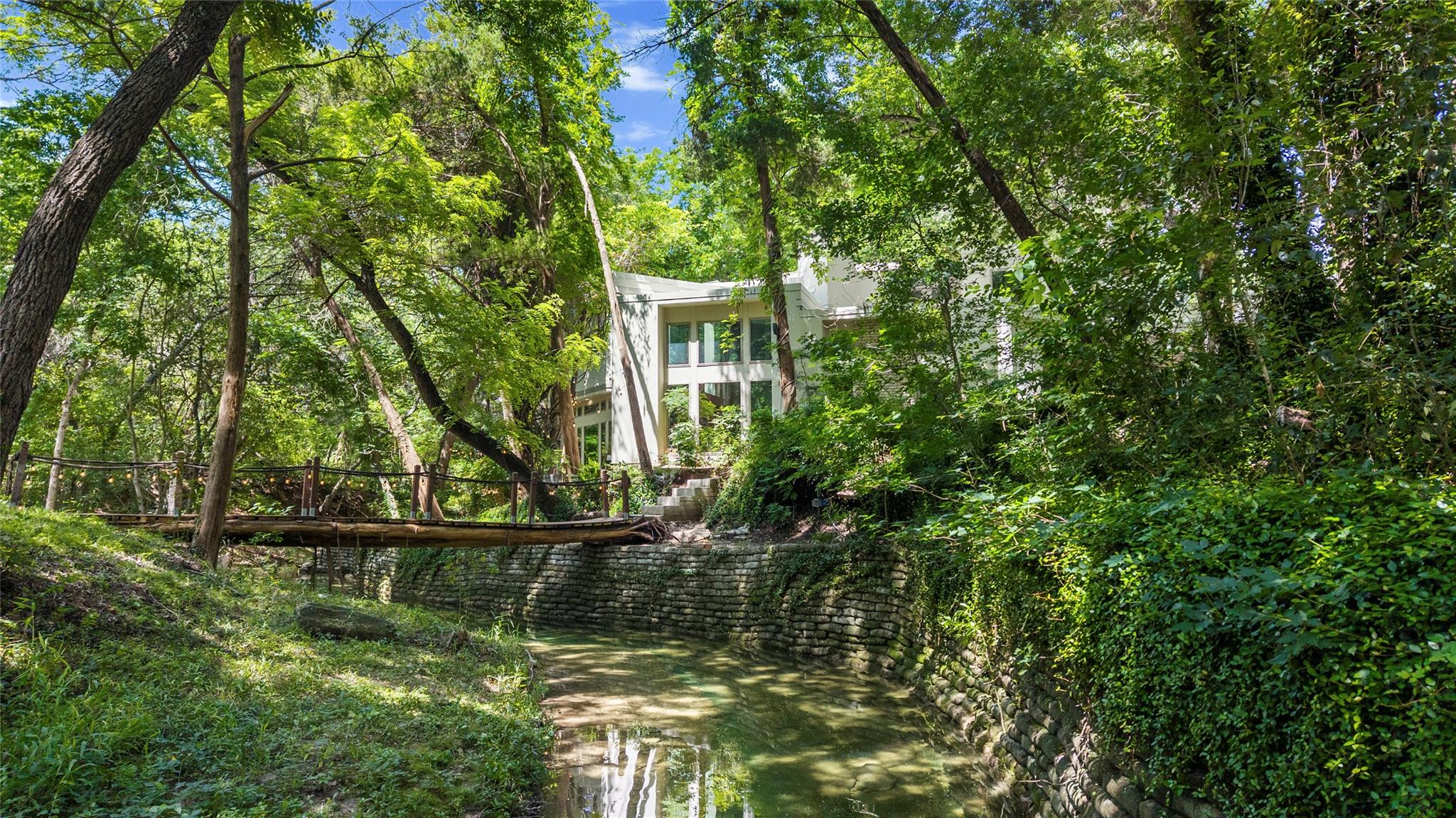 3001 White Oak DR