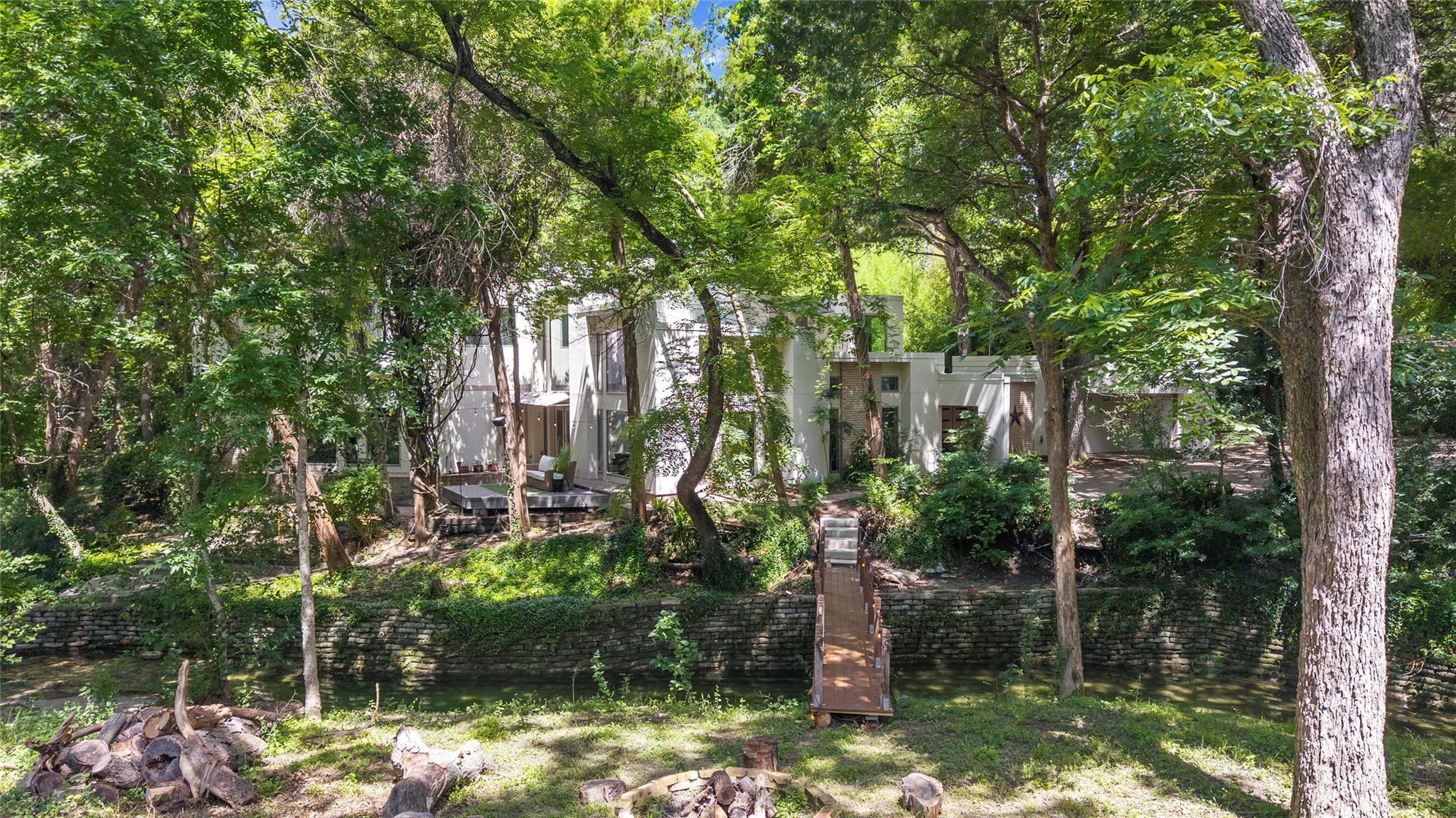 3001 White Oak DR