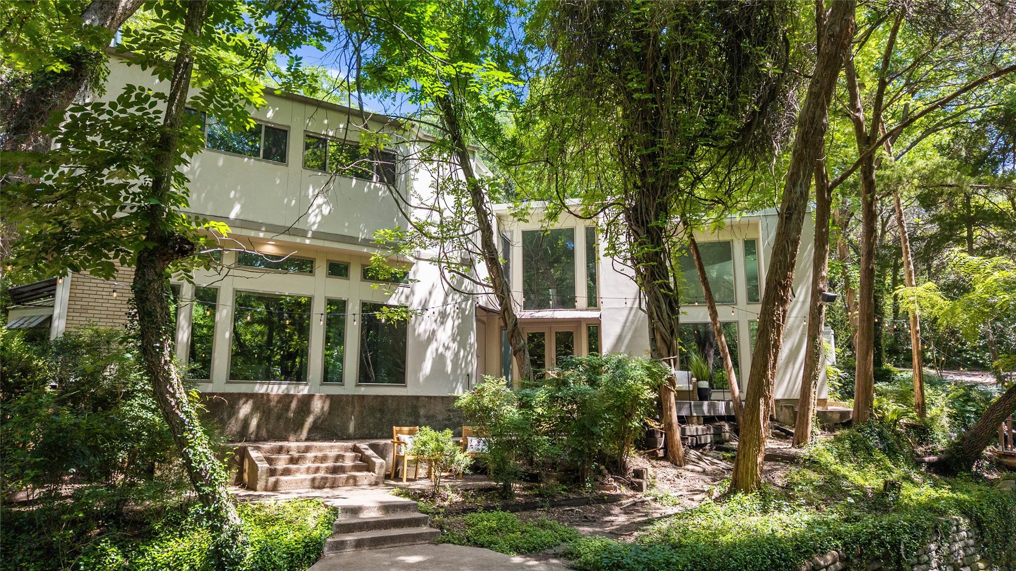 3001 White Oak DR