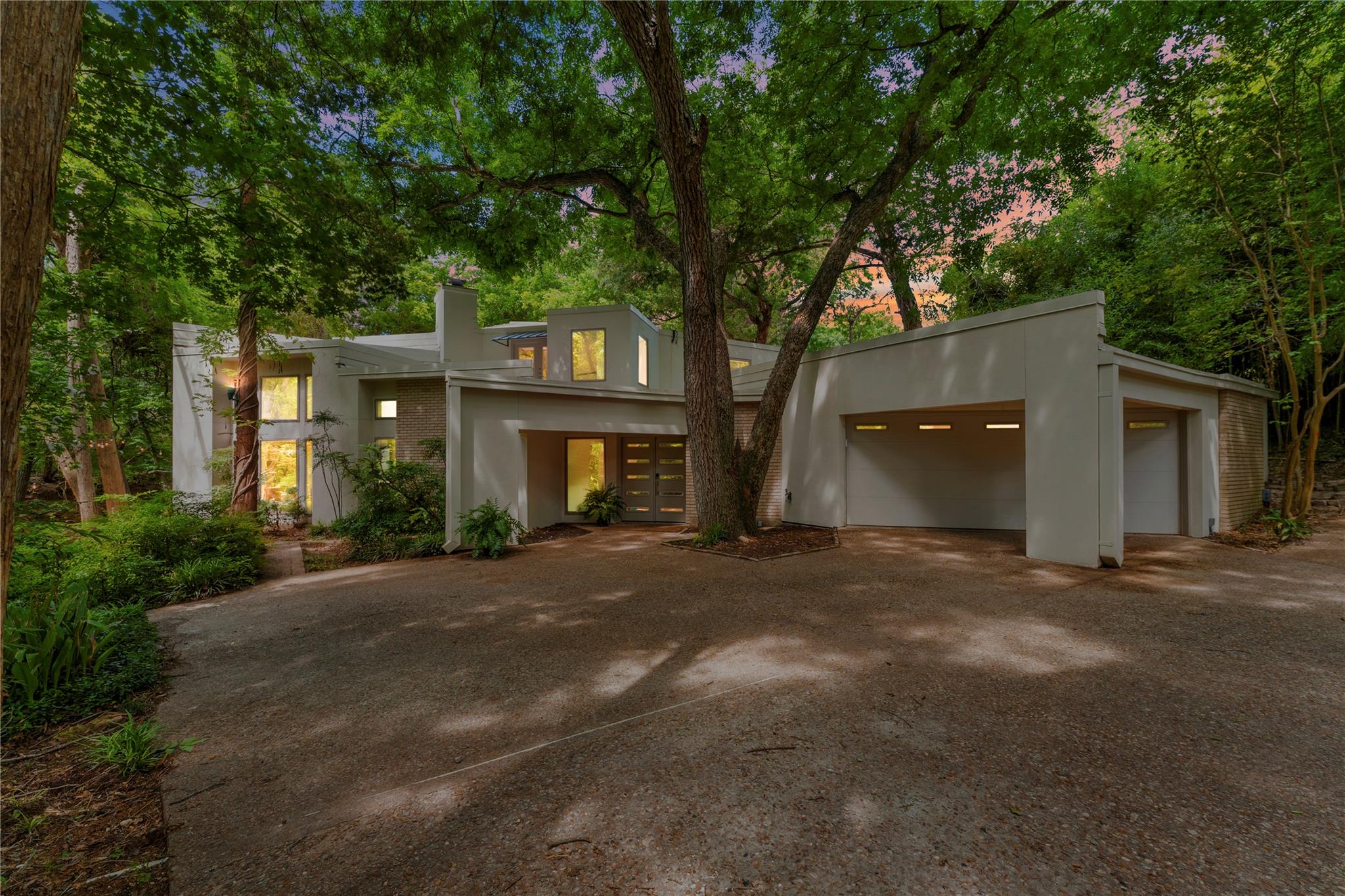 3001 White Oak DR