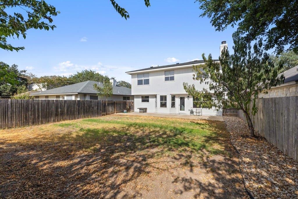 2415 Claudia DR