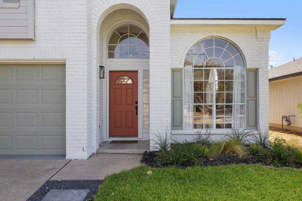 2415 Claudia DR