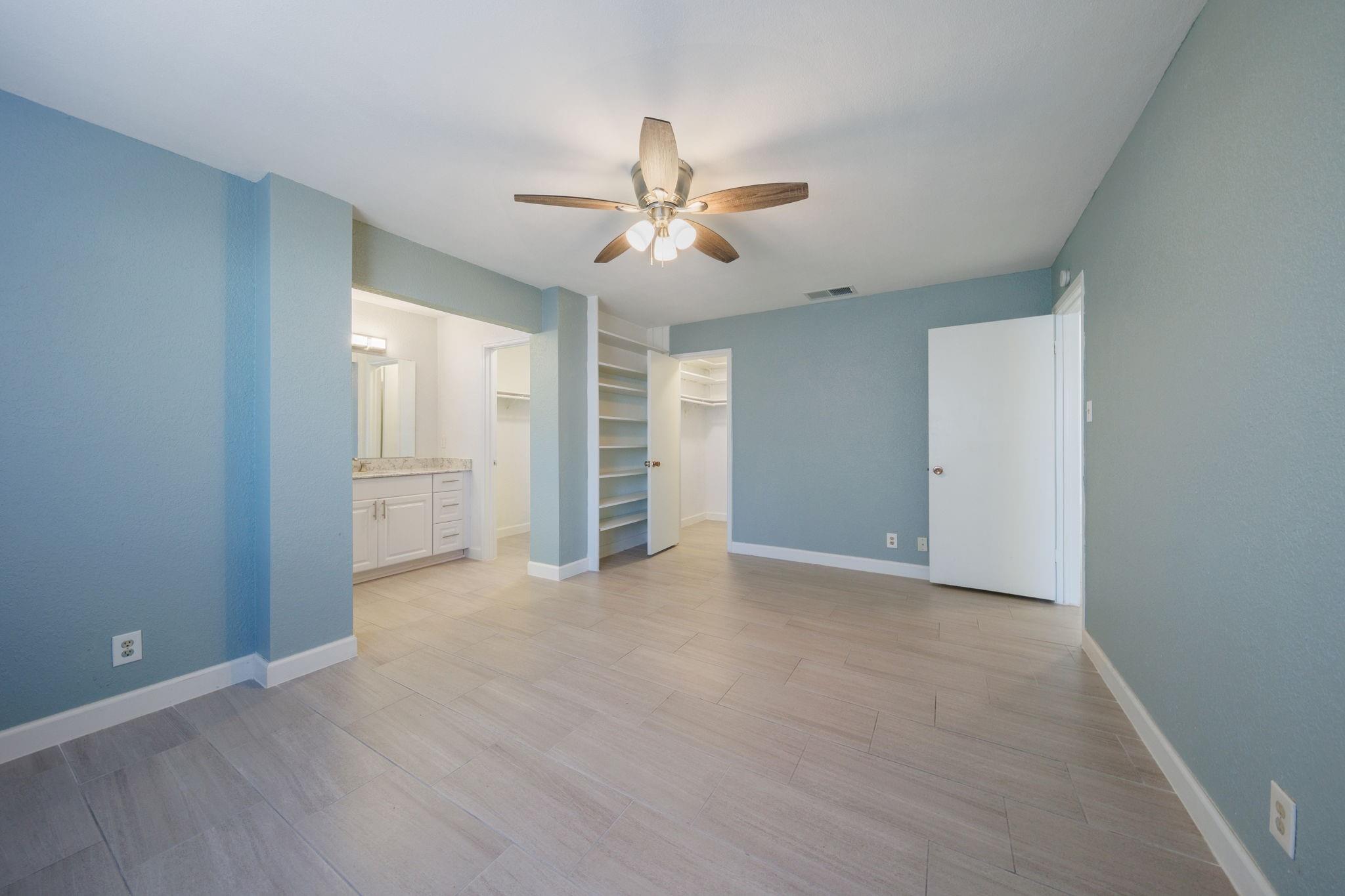808 Primrose LN