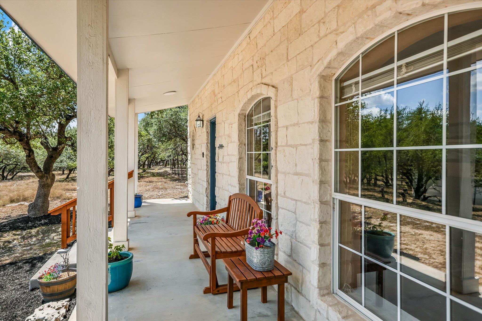 401 N RAINBOW RANCH RD