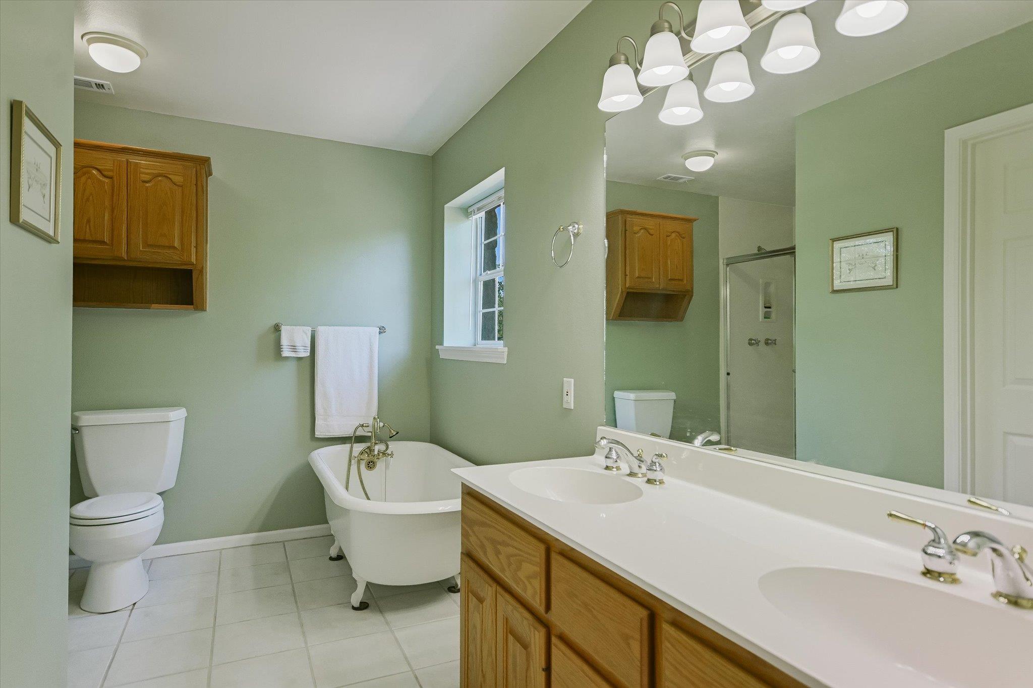 401 N RAINBOW RANCH RD