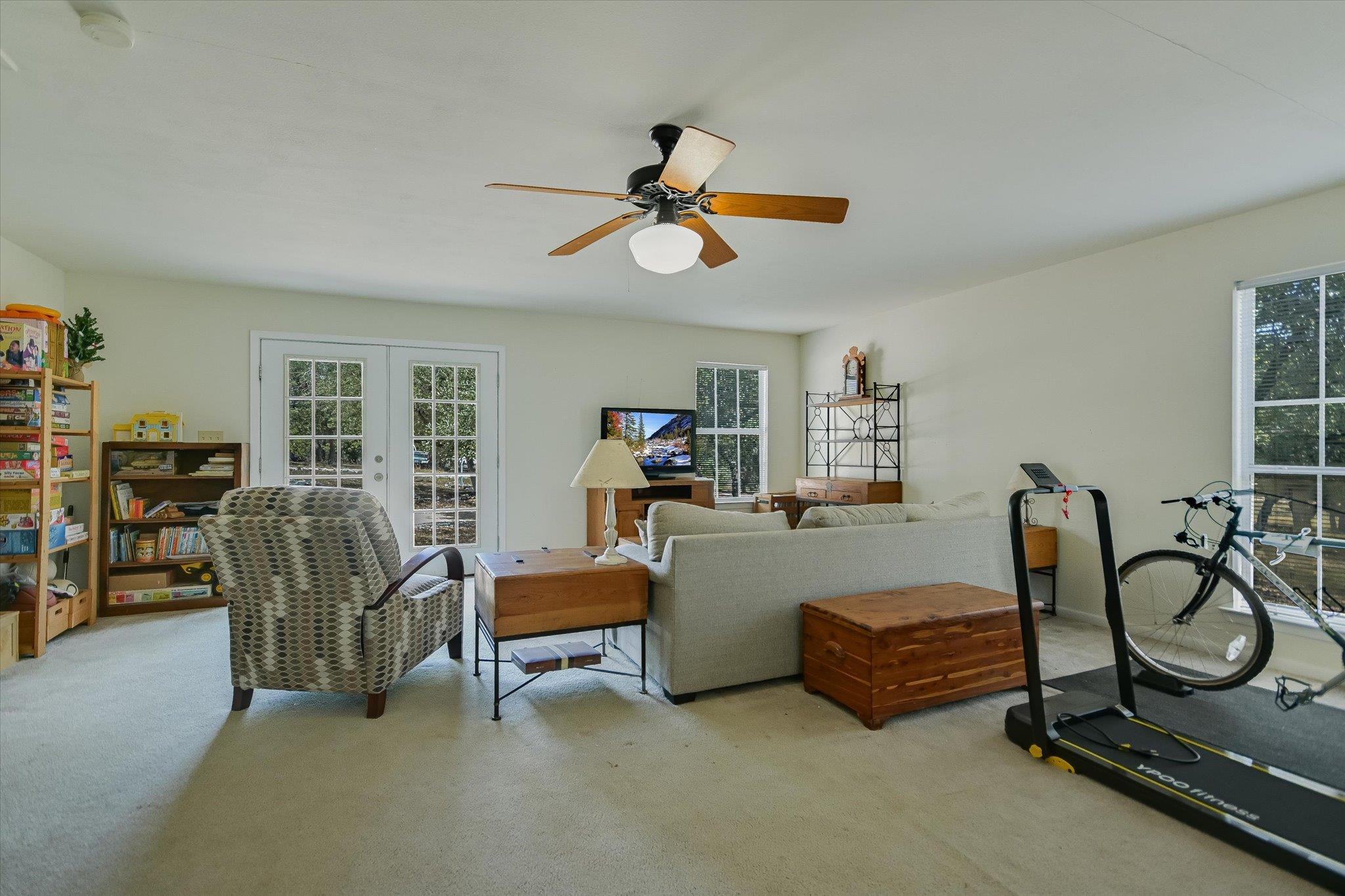 401 N RAINBOW RANCH RD