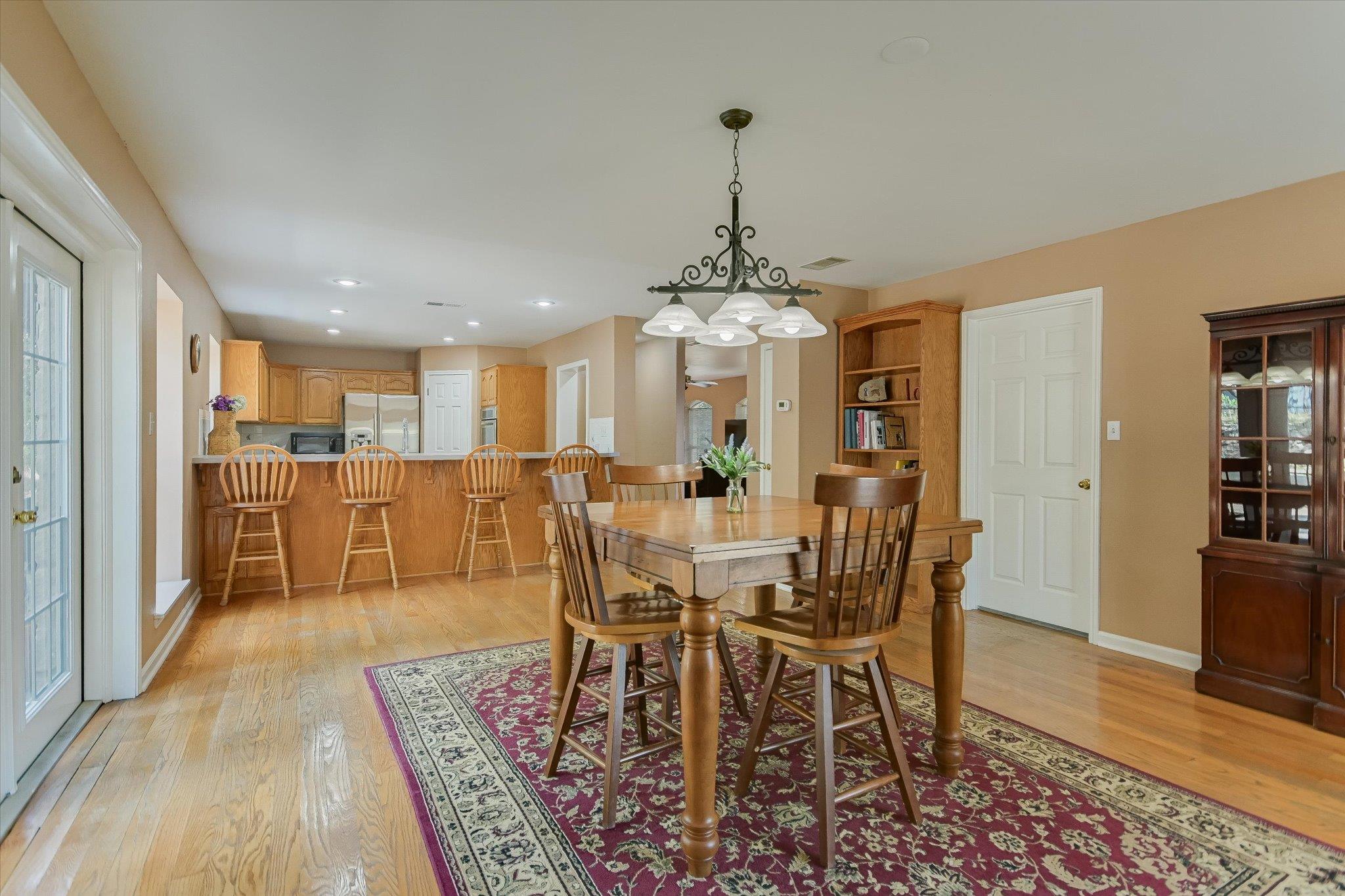 401 N RAINBOW RANCH RD