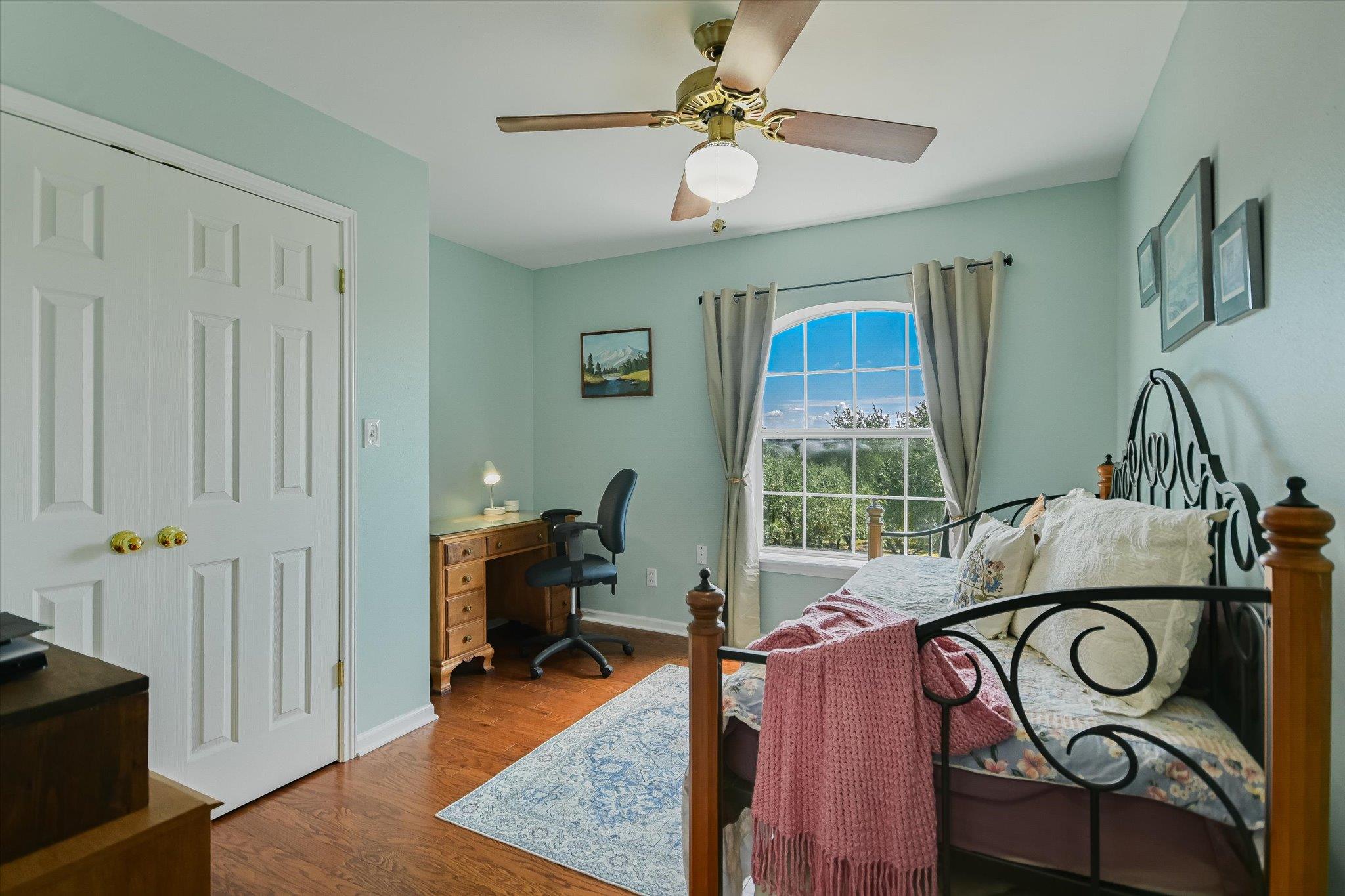 401 N RAINBOW RANCH RD