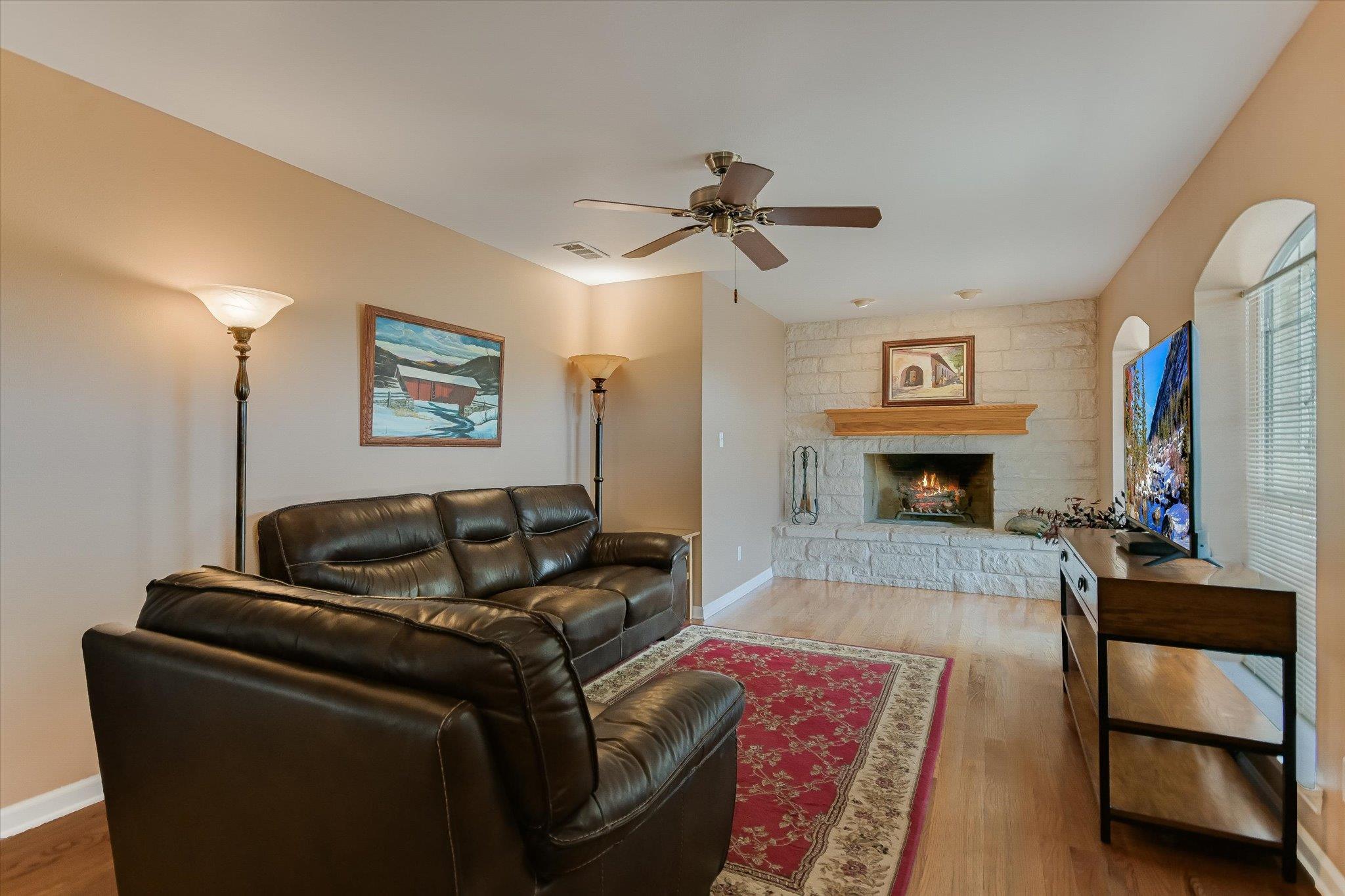 401 N RAINBOW RANCH RD
