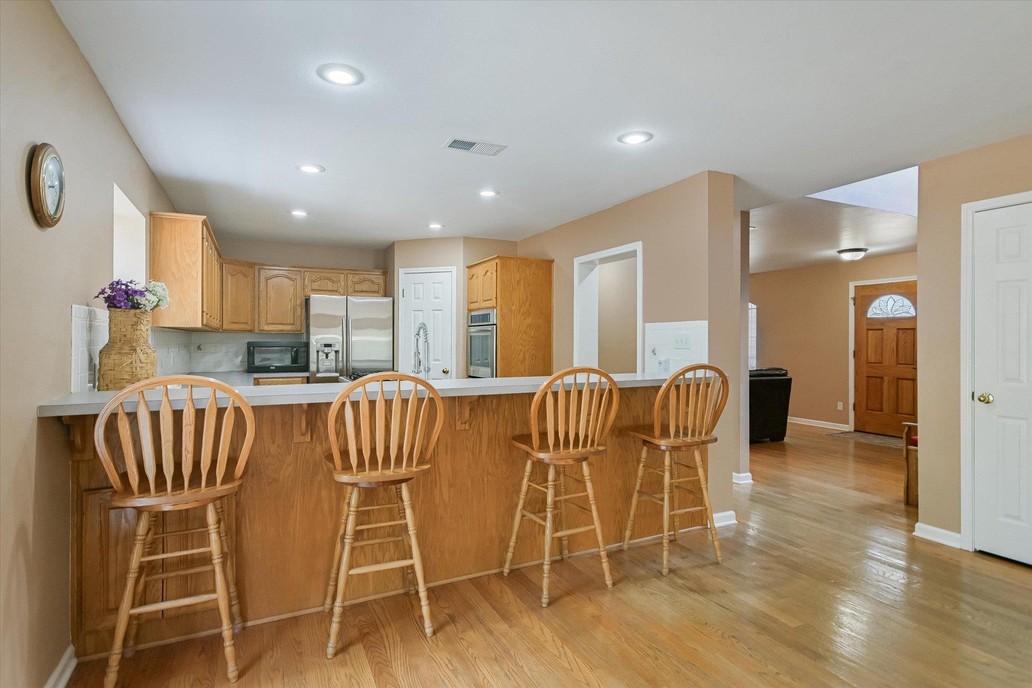401 N RAINBOW RANCH RD