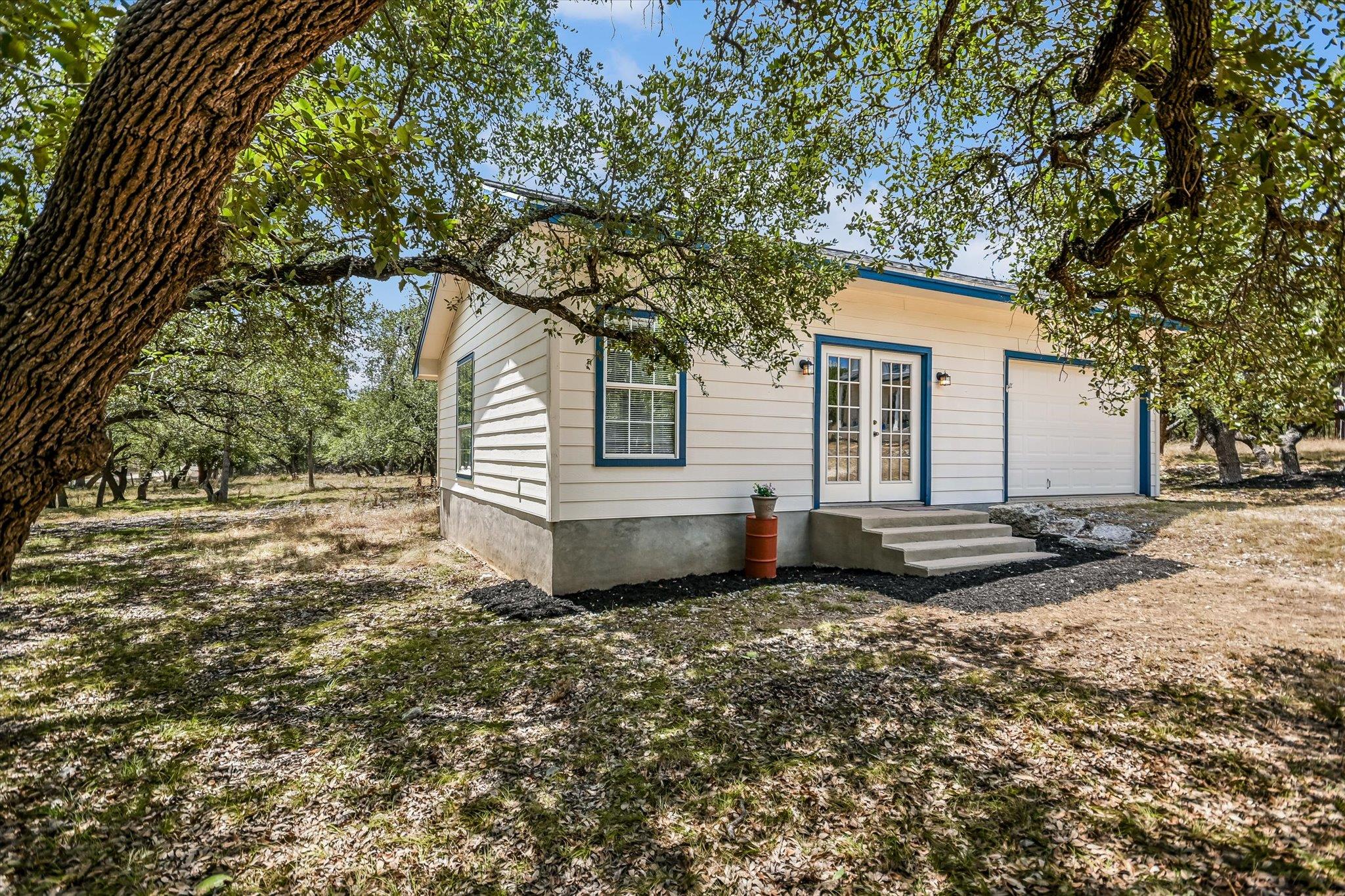 401 N RAINBOW RANCH RD