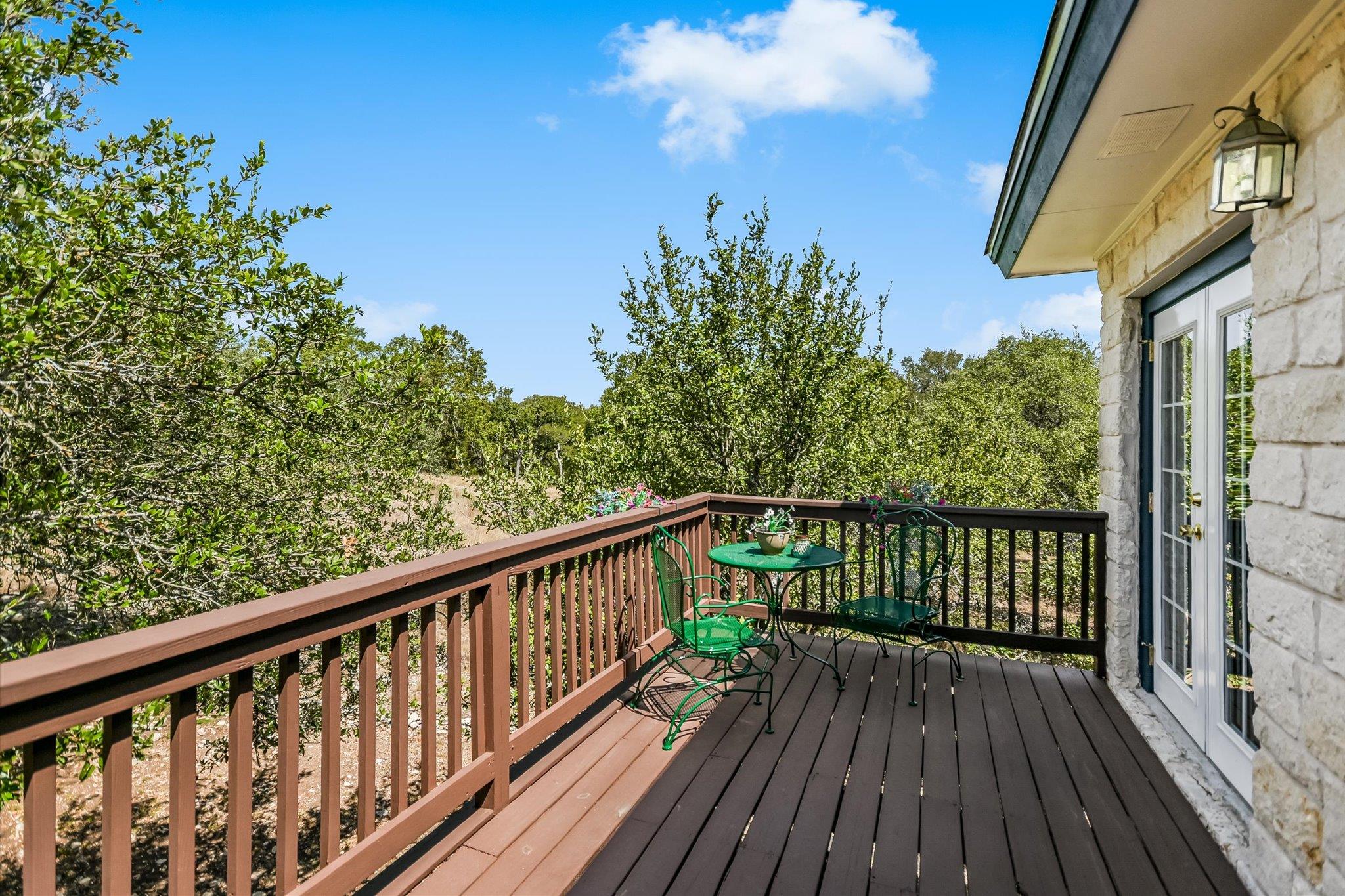 401 N RAINBOW RANCH RD